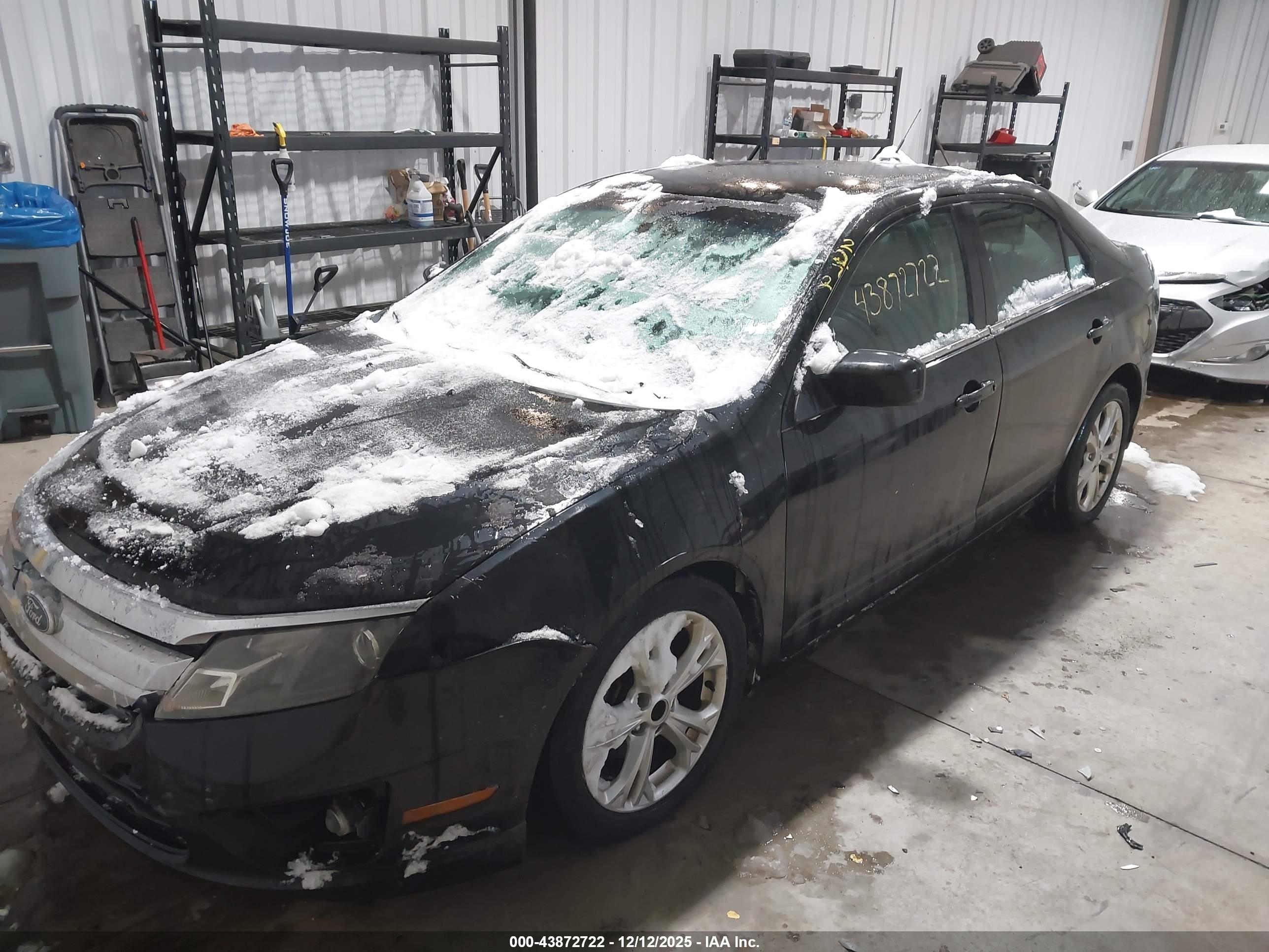 FORD FUSION image 2