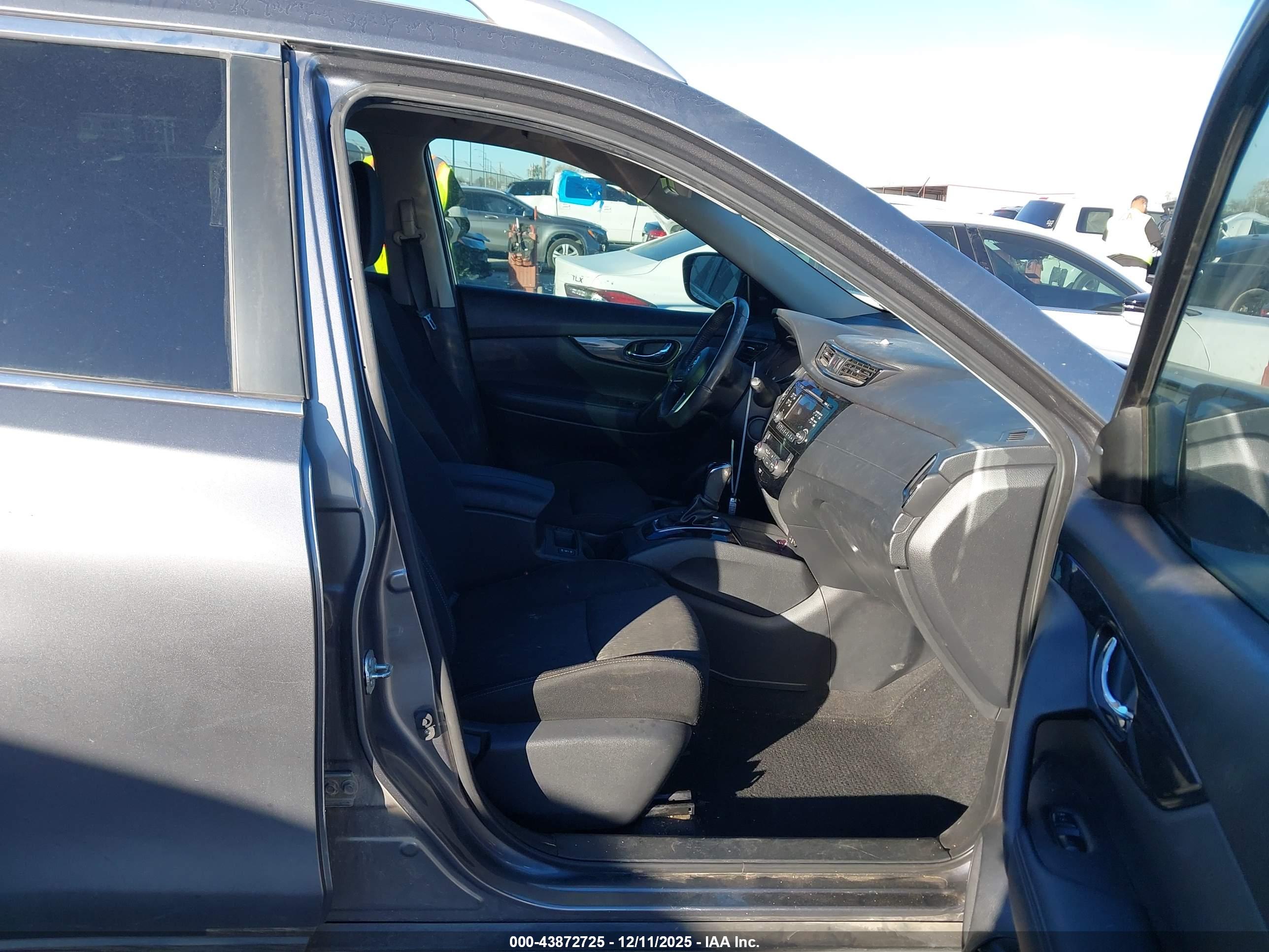 NISSAN ROGUE image 5