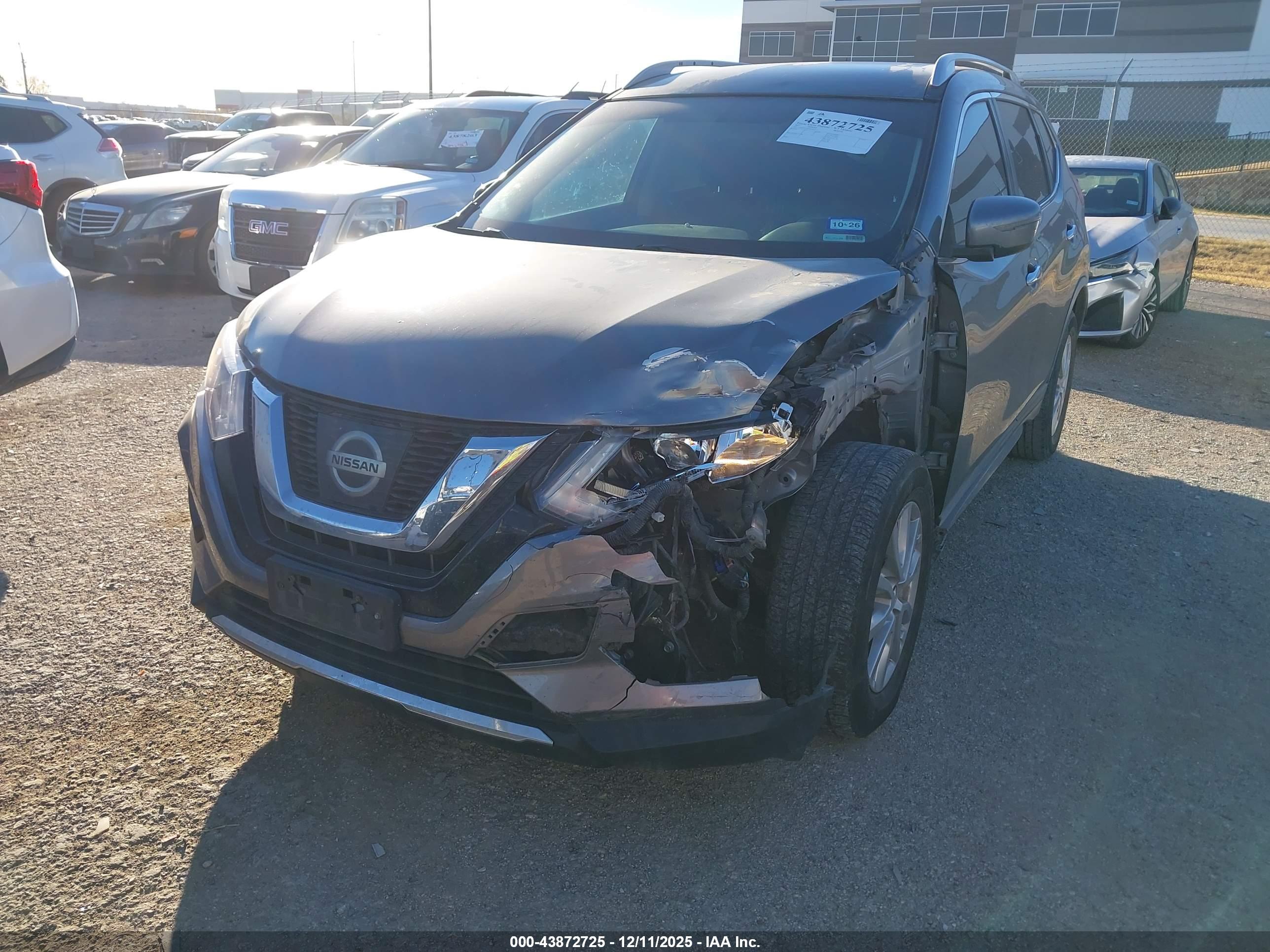 NISSAN ROGUE image 6