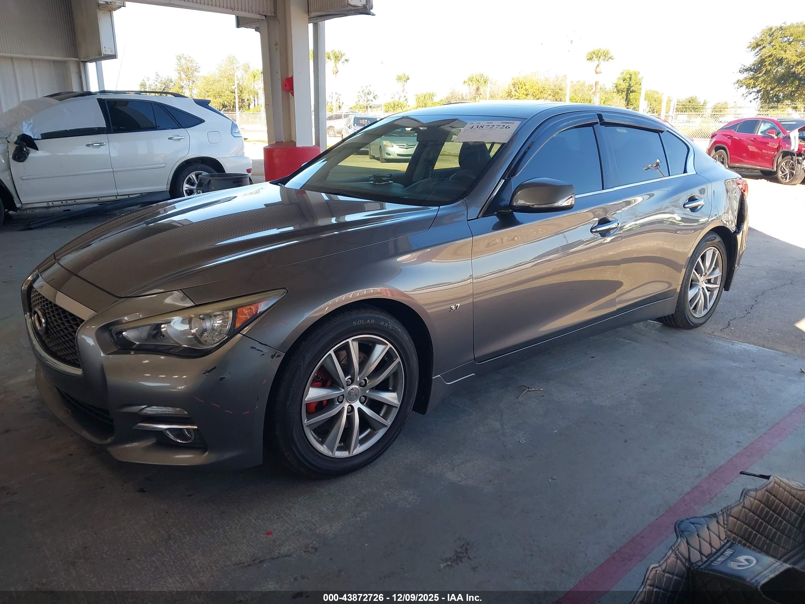 INFINITI Q50 image 2