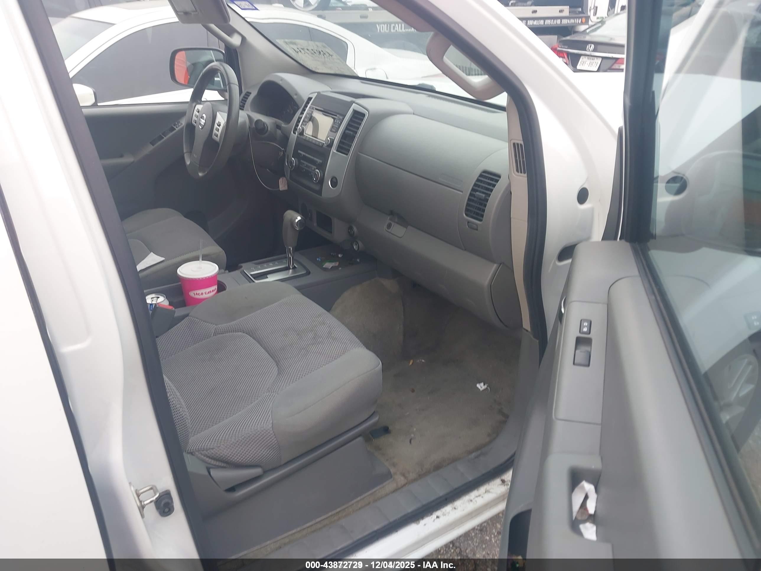 NISSAN FRONTIER image 5