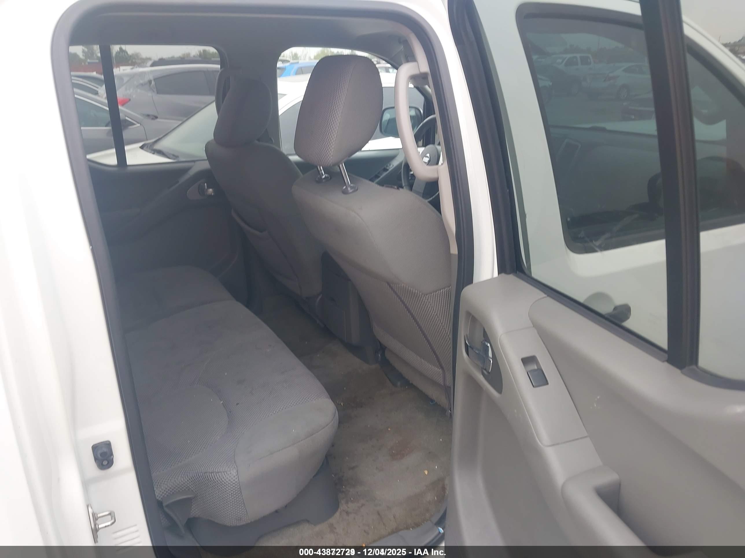 NISSAN FRONTIER image 8