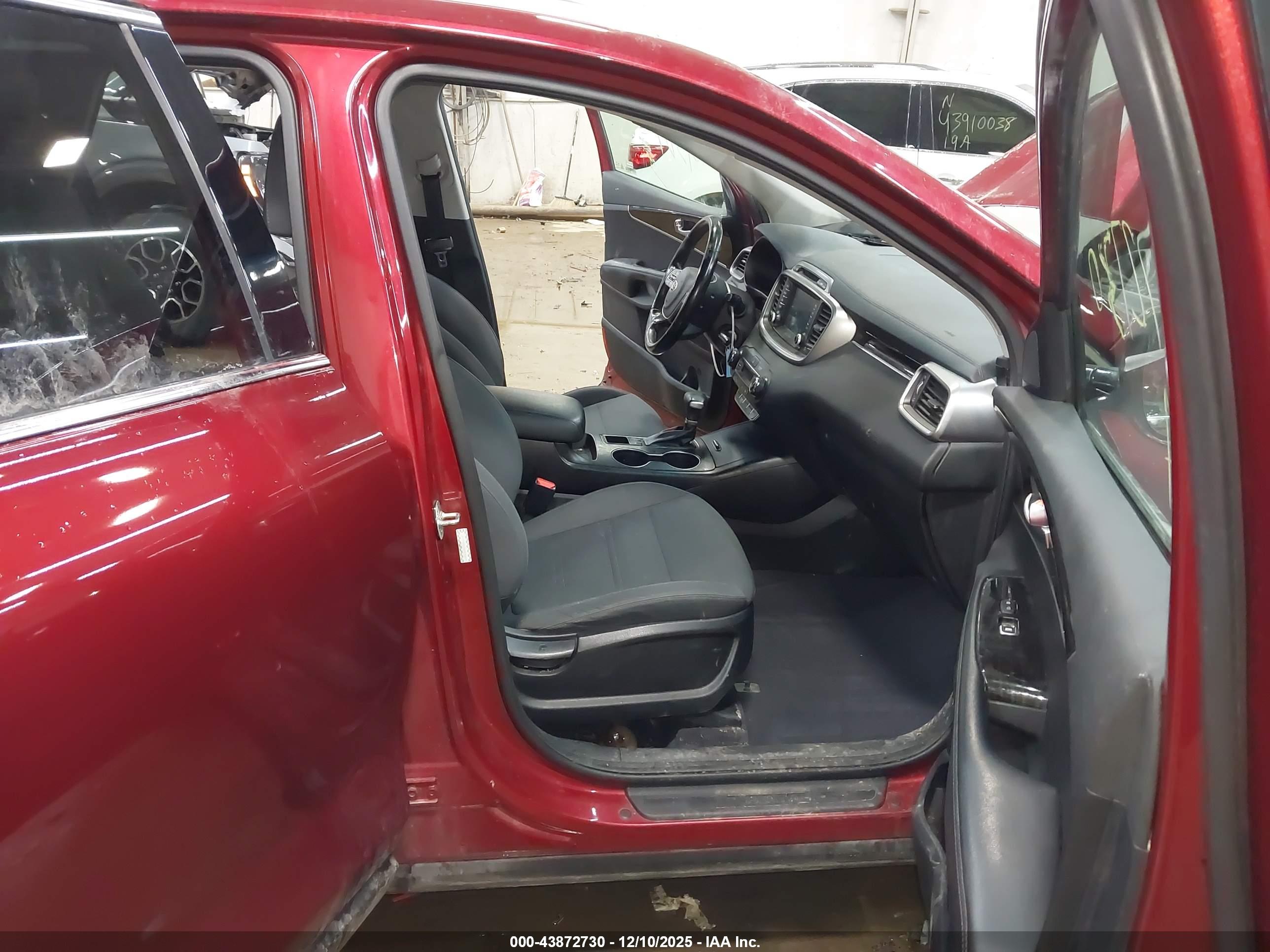 KIA SORENTO image 5