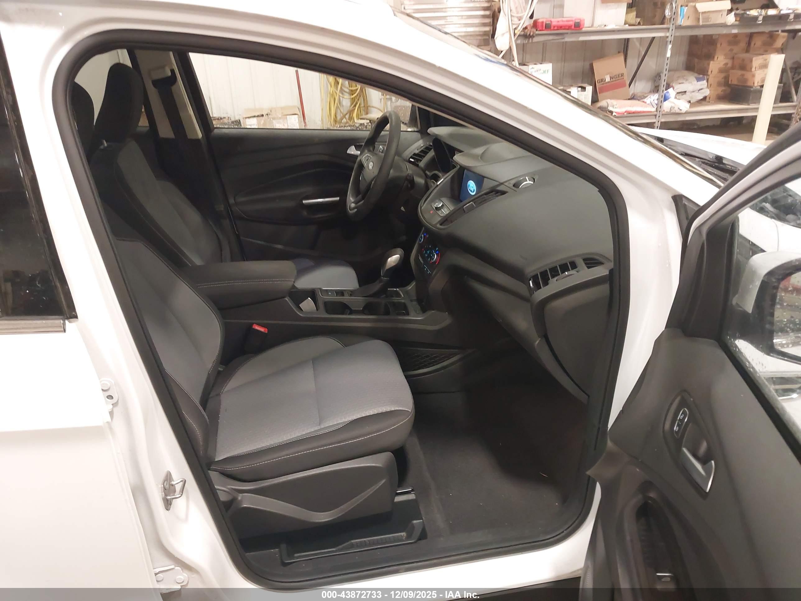 FORD ESCAPE image 5