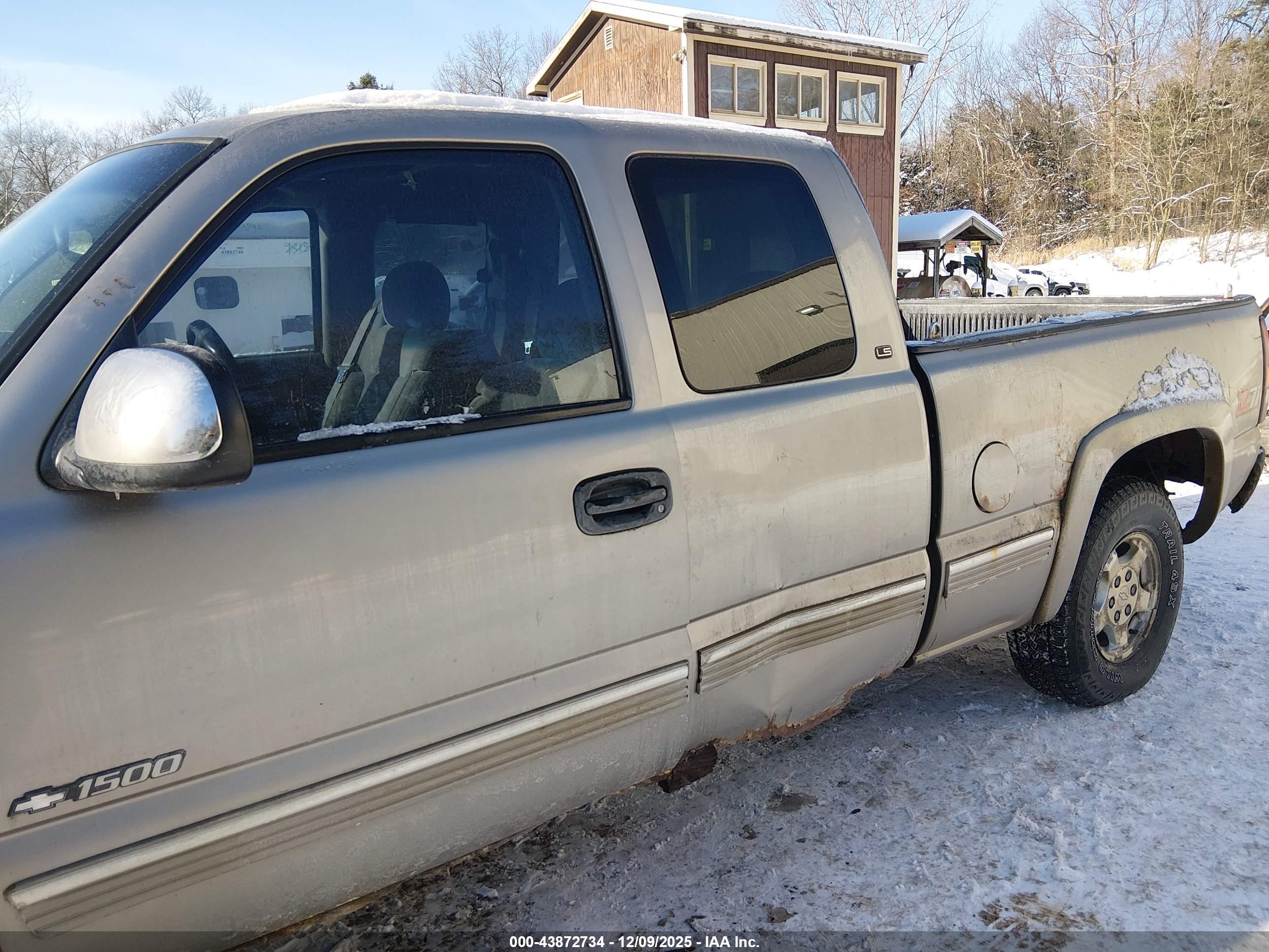 CHEVROLET SILVERADO image 6