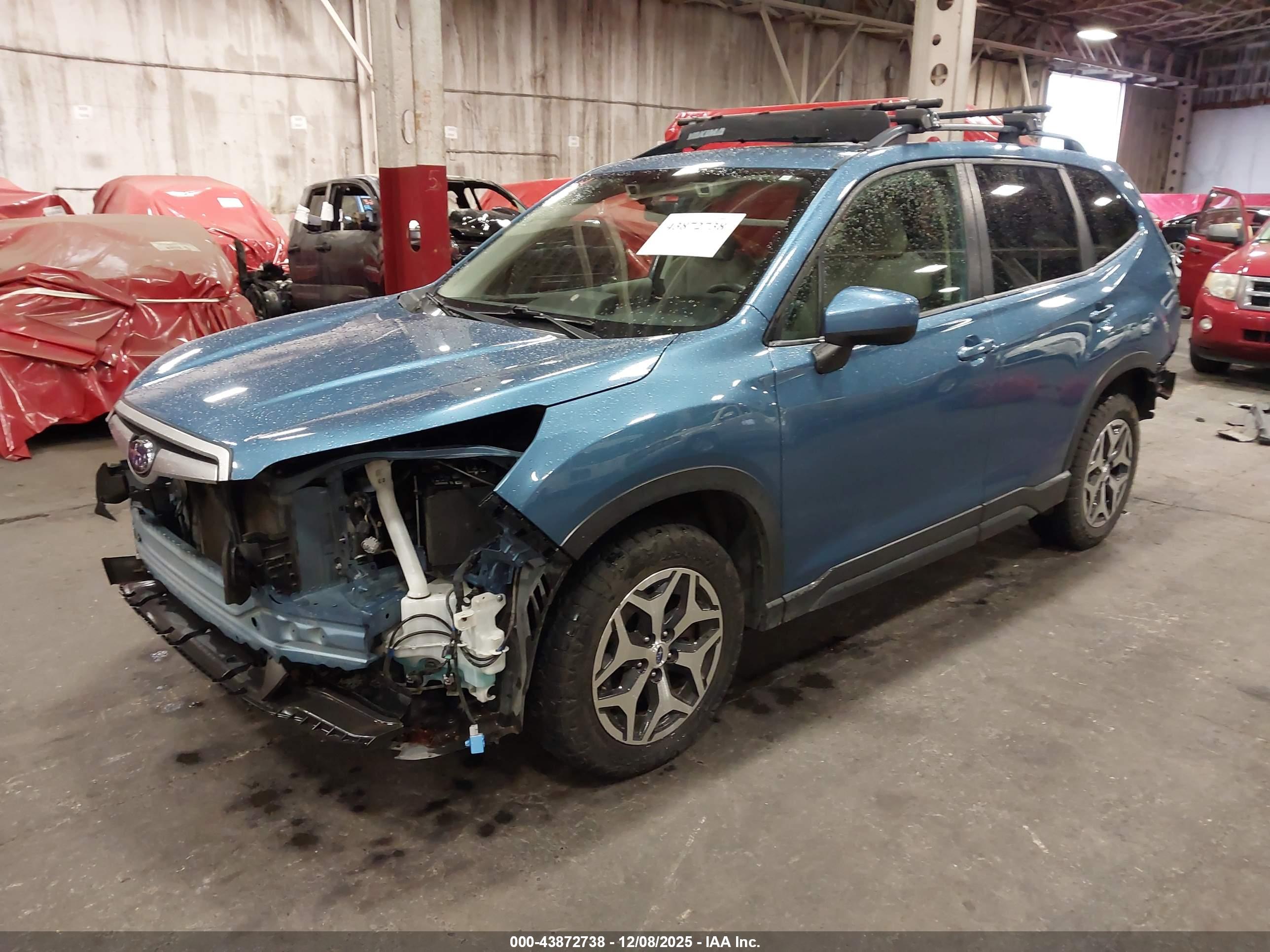 SUBARU FORESTER image 2