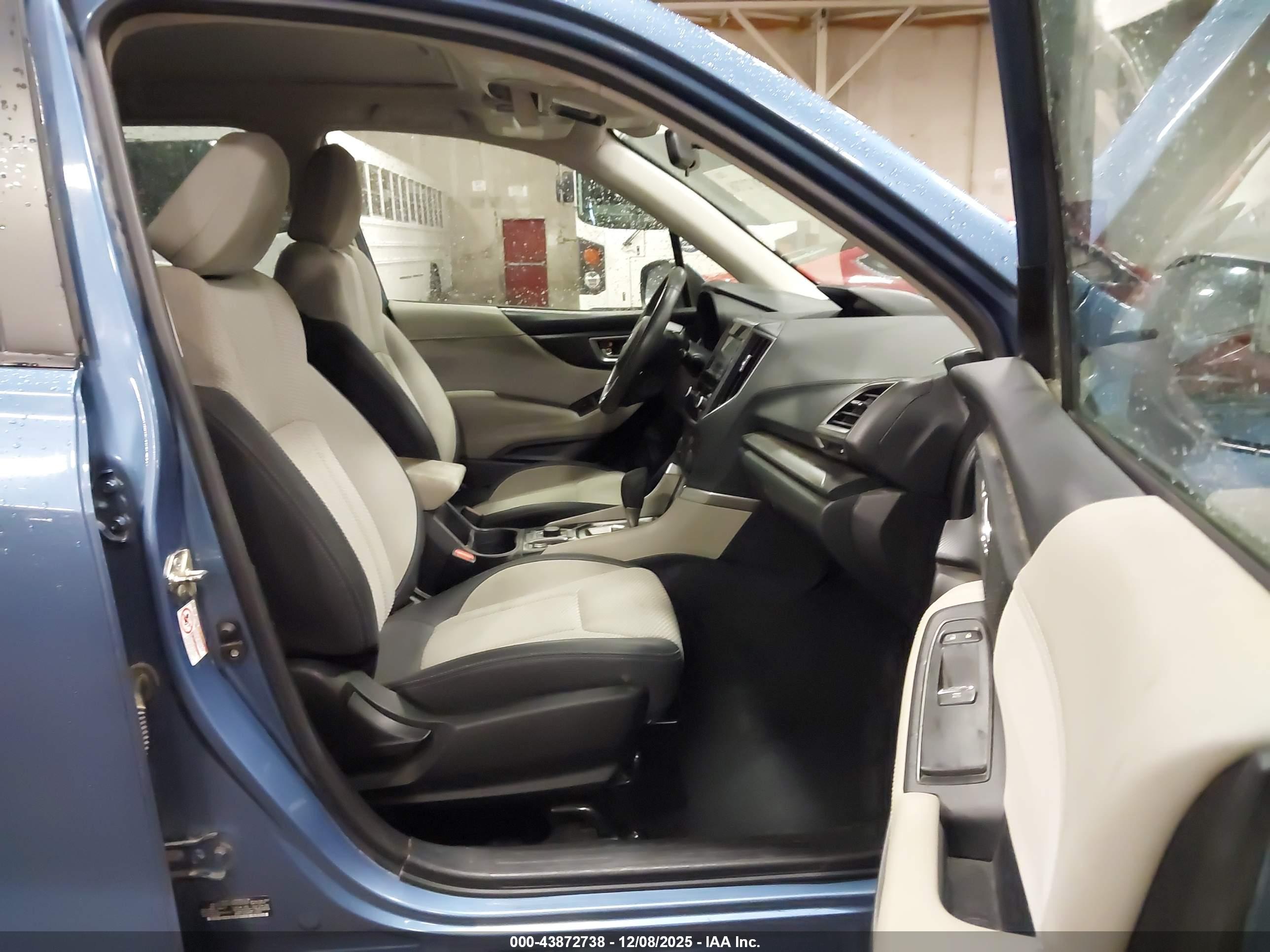 SUBARU FORESTER image 5