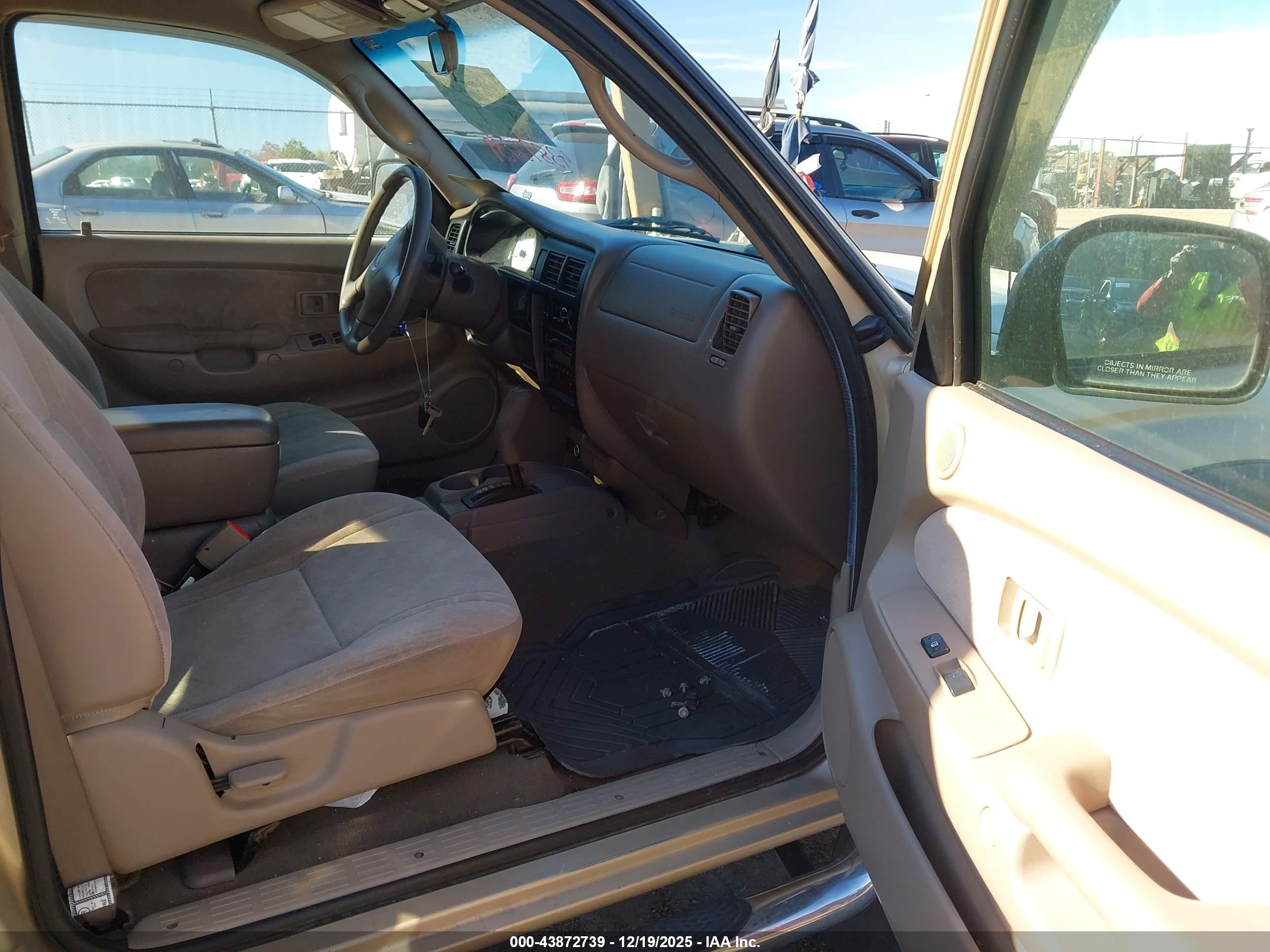 TOYOTA TACOMA image 5