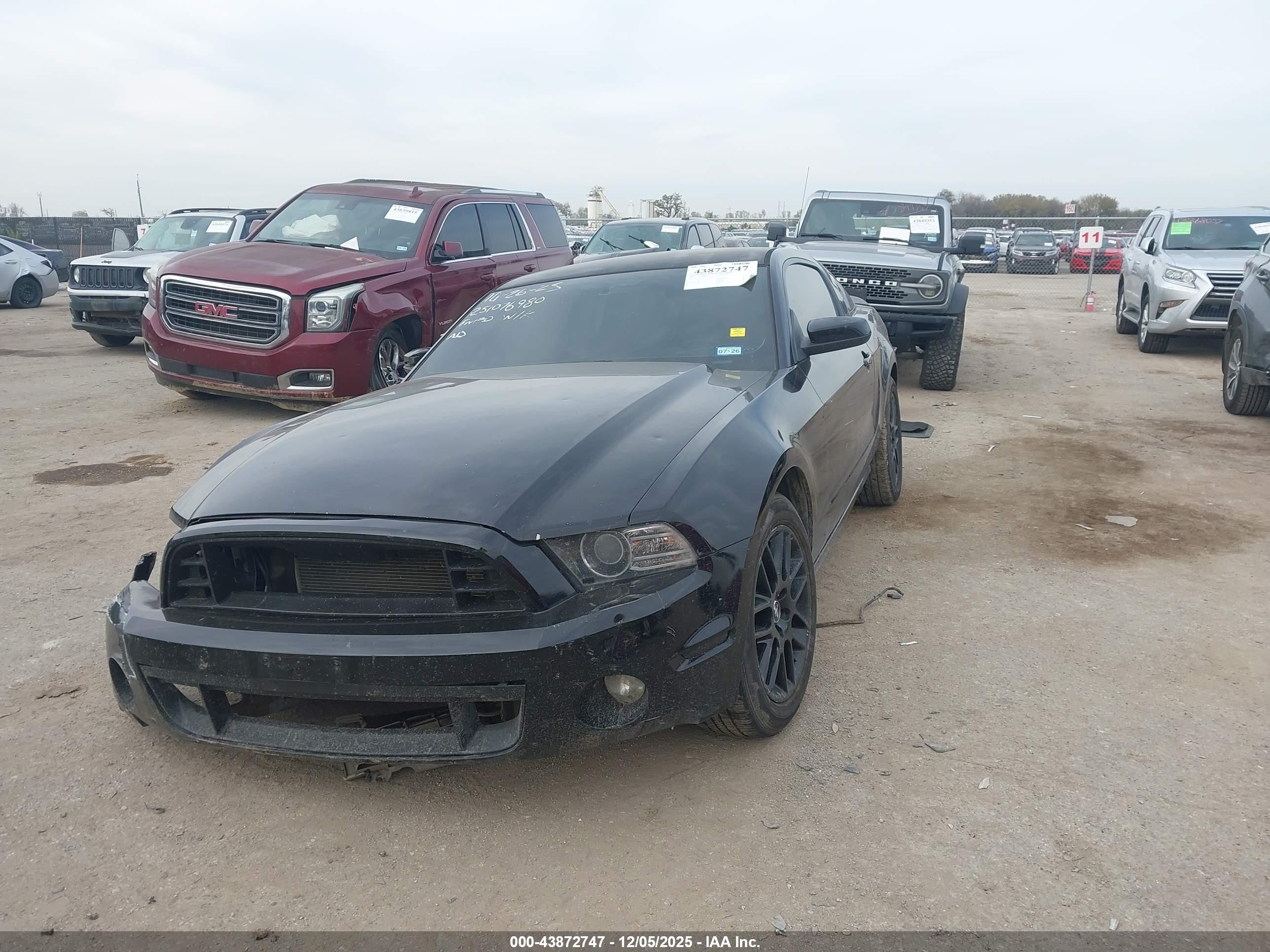 FORD MUSTANG image 2
