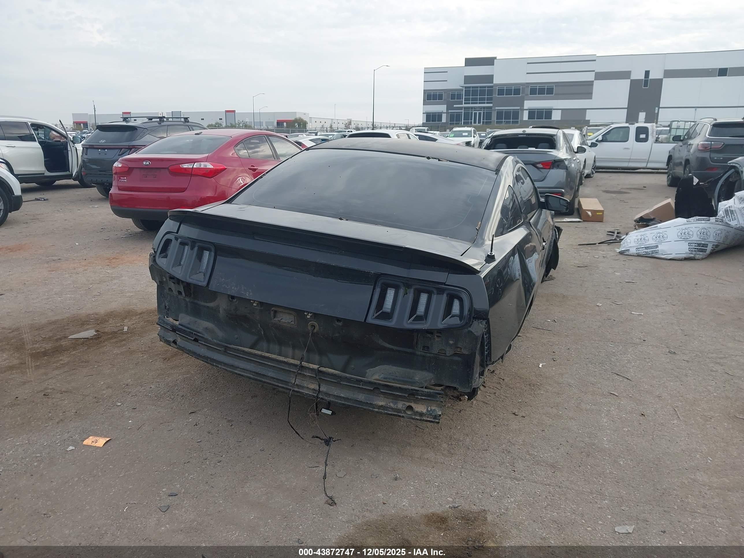 FORD MUSTANG image 4