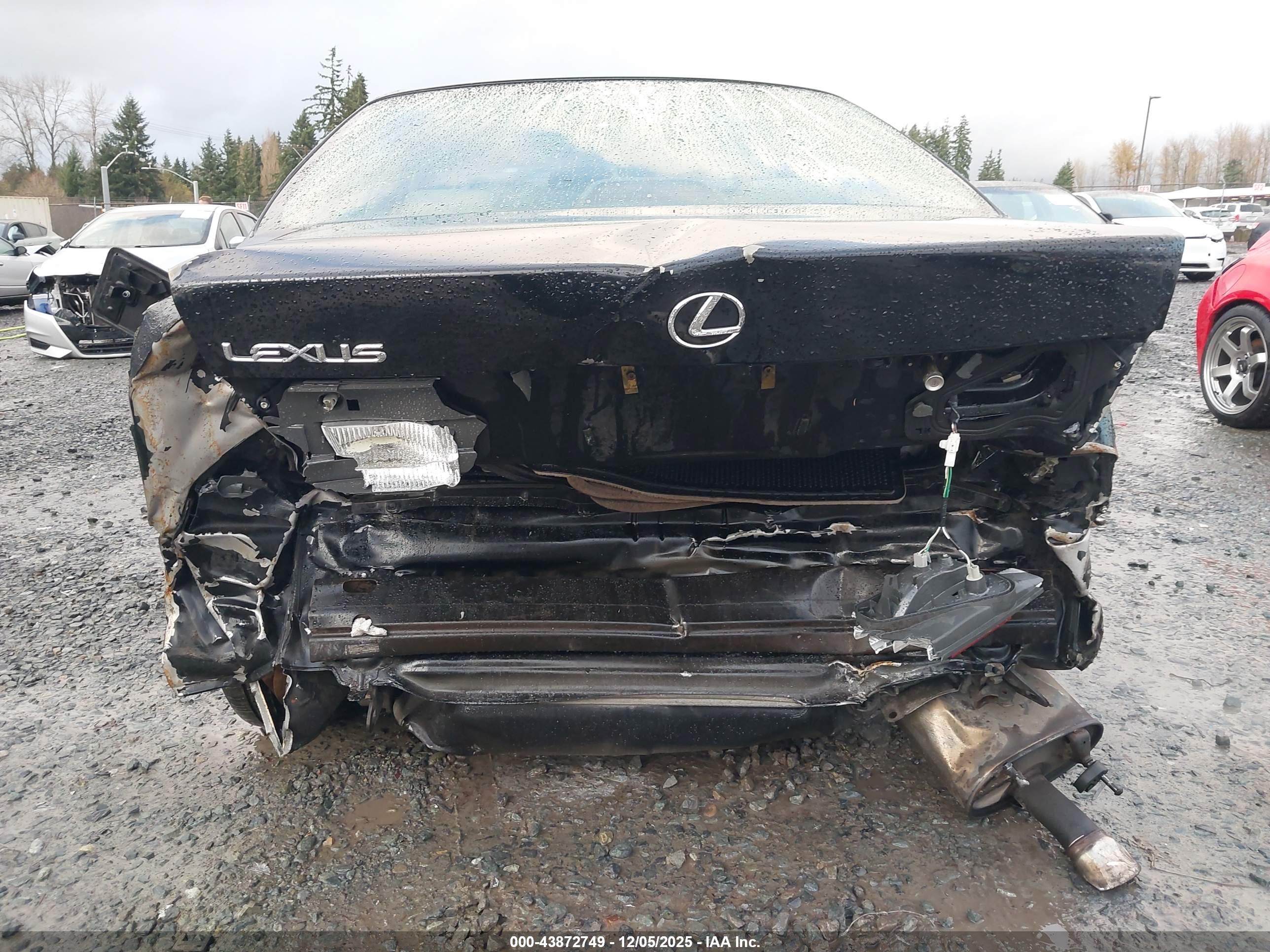 LEXUS ES image 6