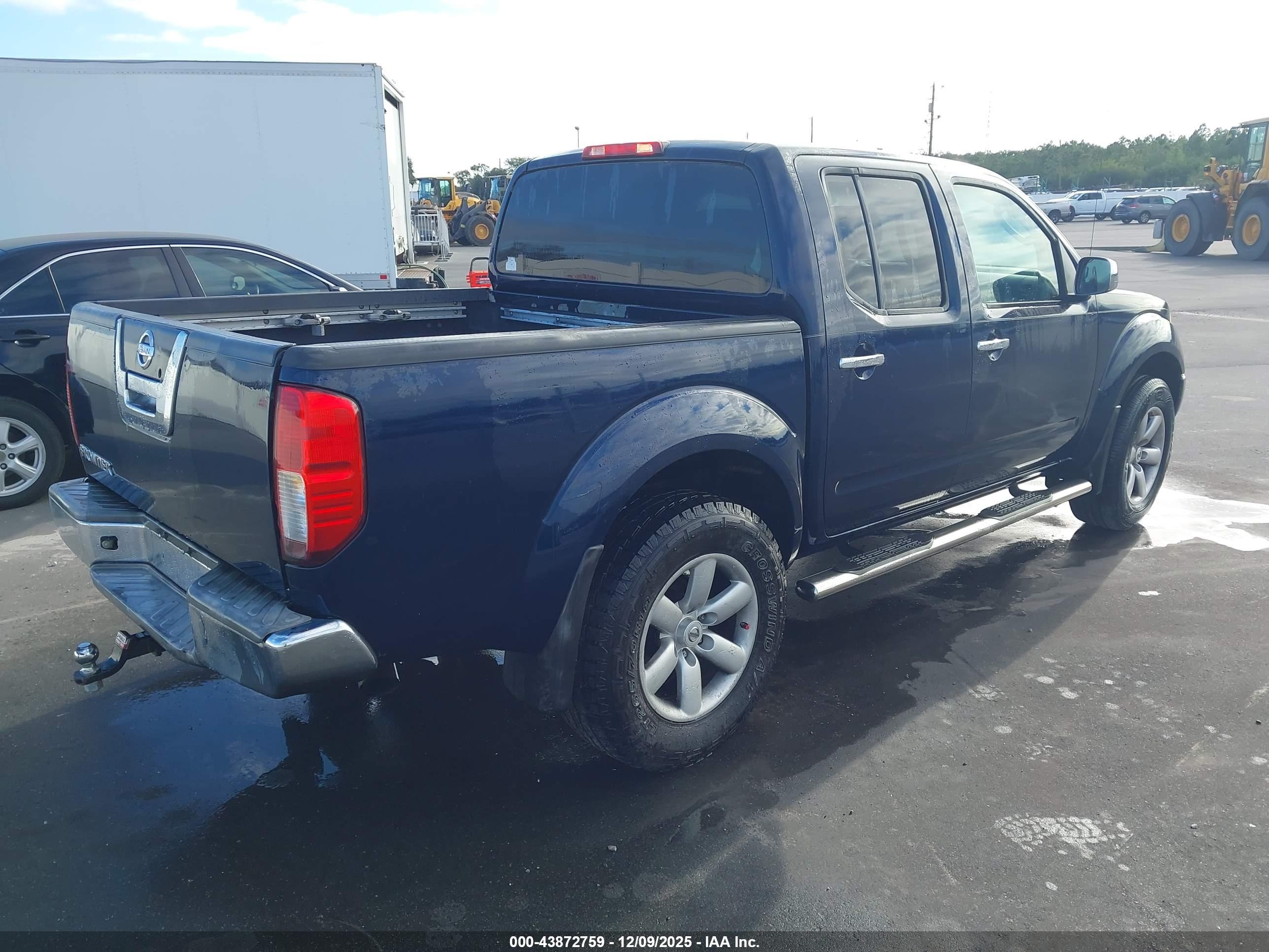 NISSAN FRONTIER image 4
