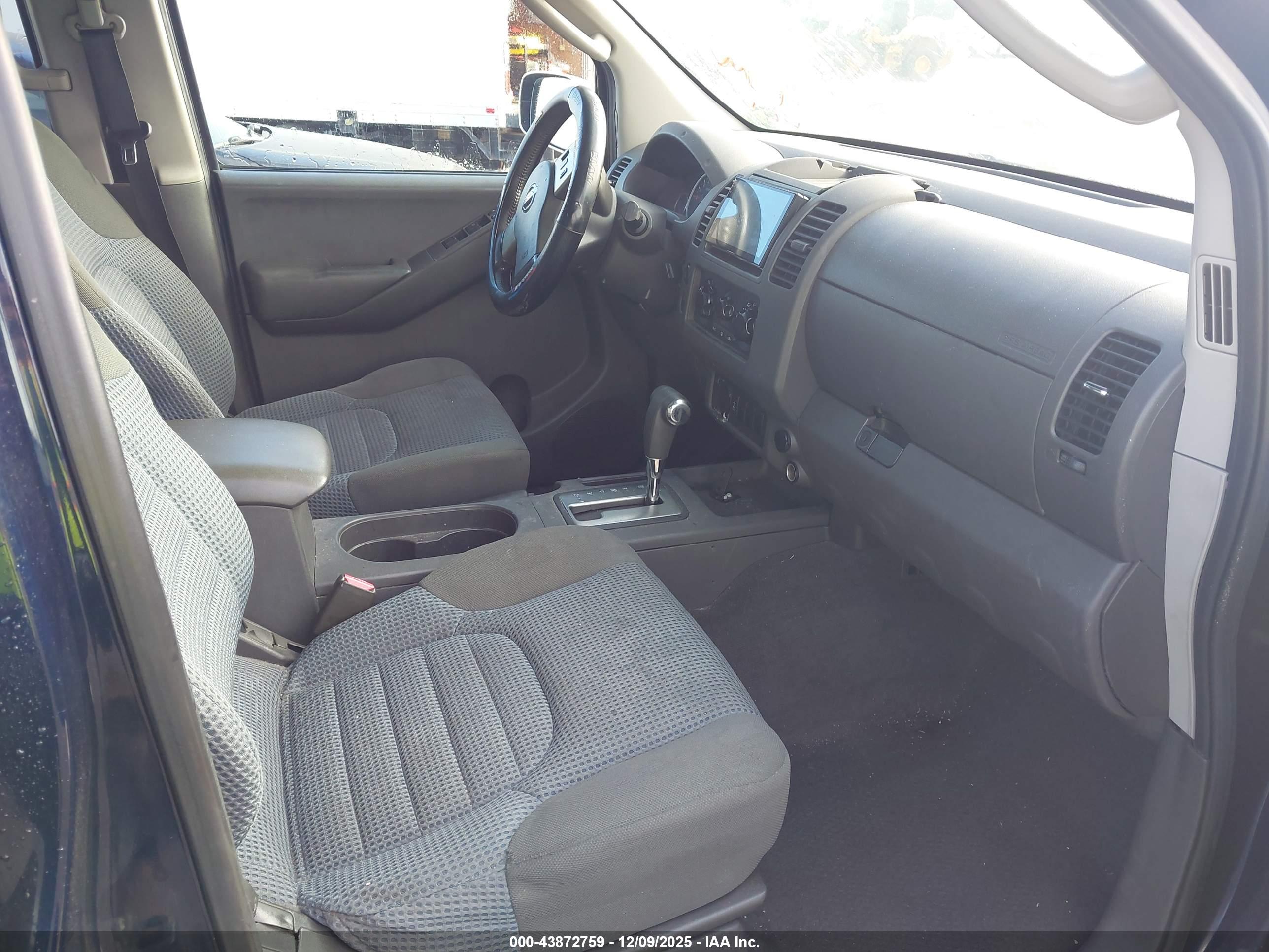 NISSAN FRONTIER image 5