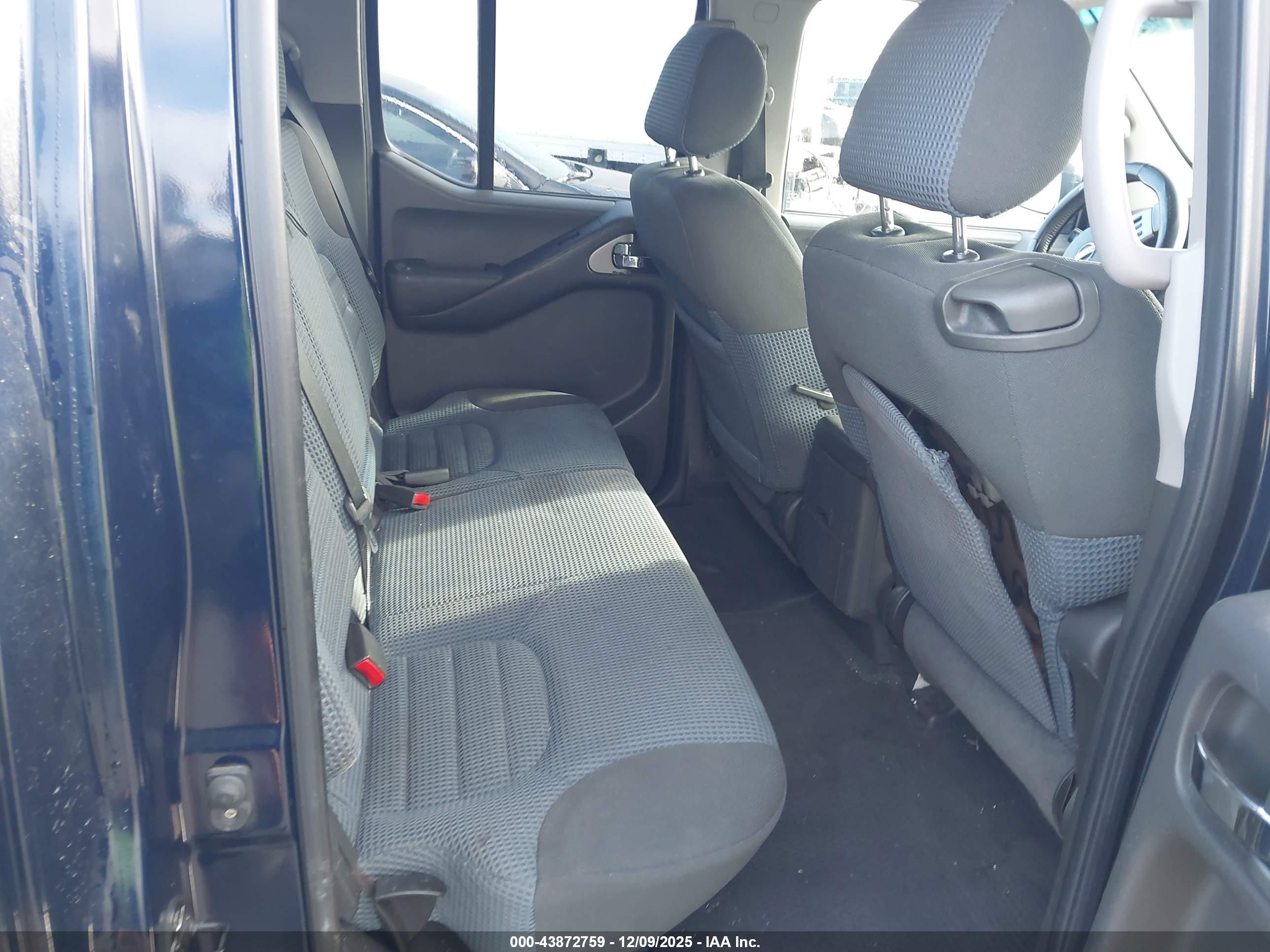 NISSAN FRONTIER image 8