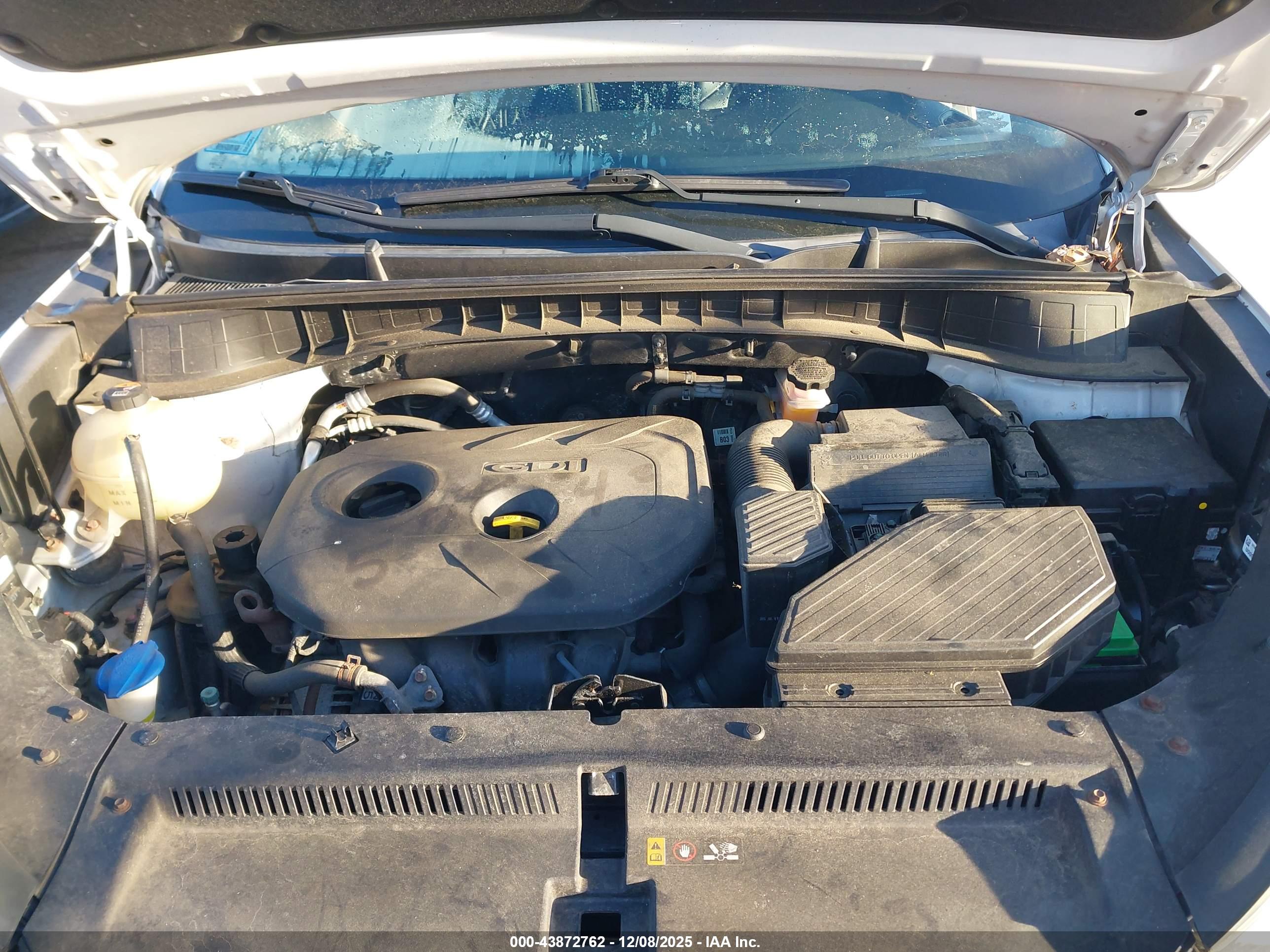 HYUNDAI TUCSON image 10