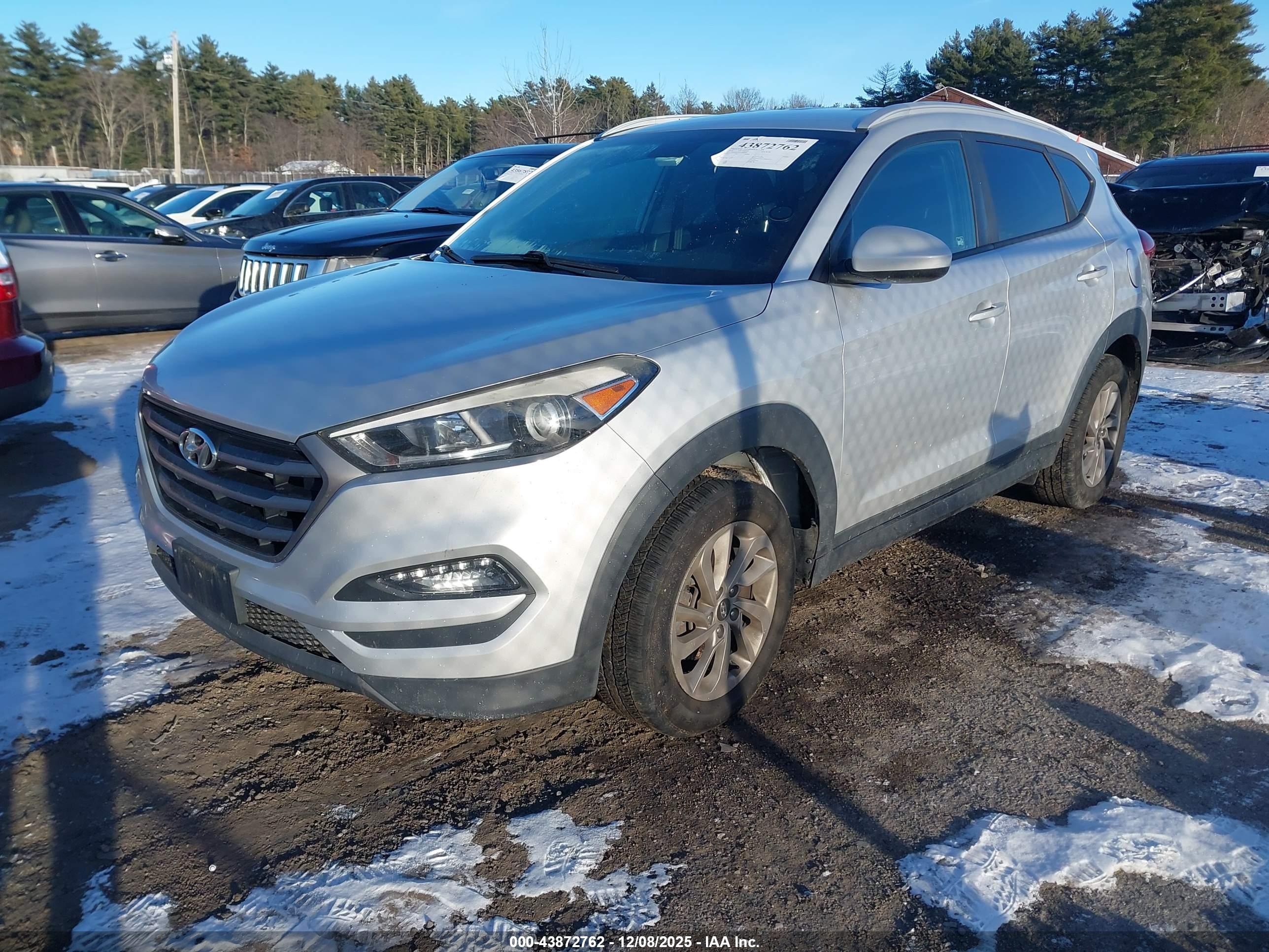 HYUNDAI TUCSON image 2