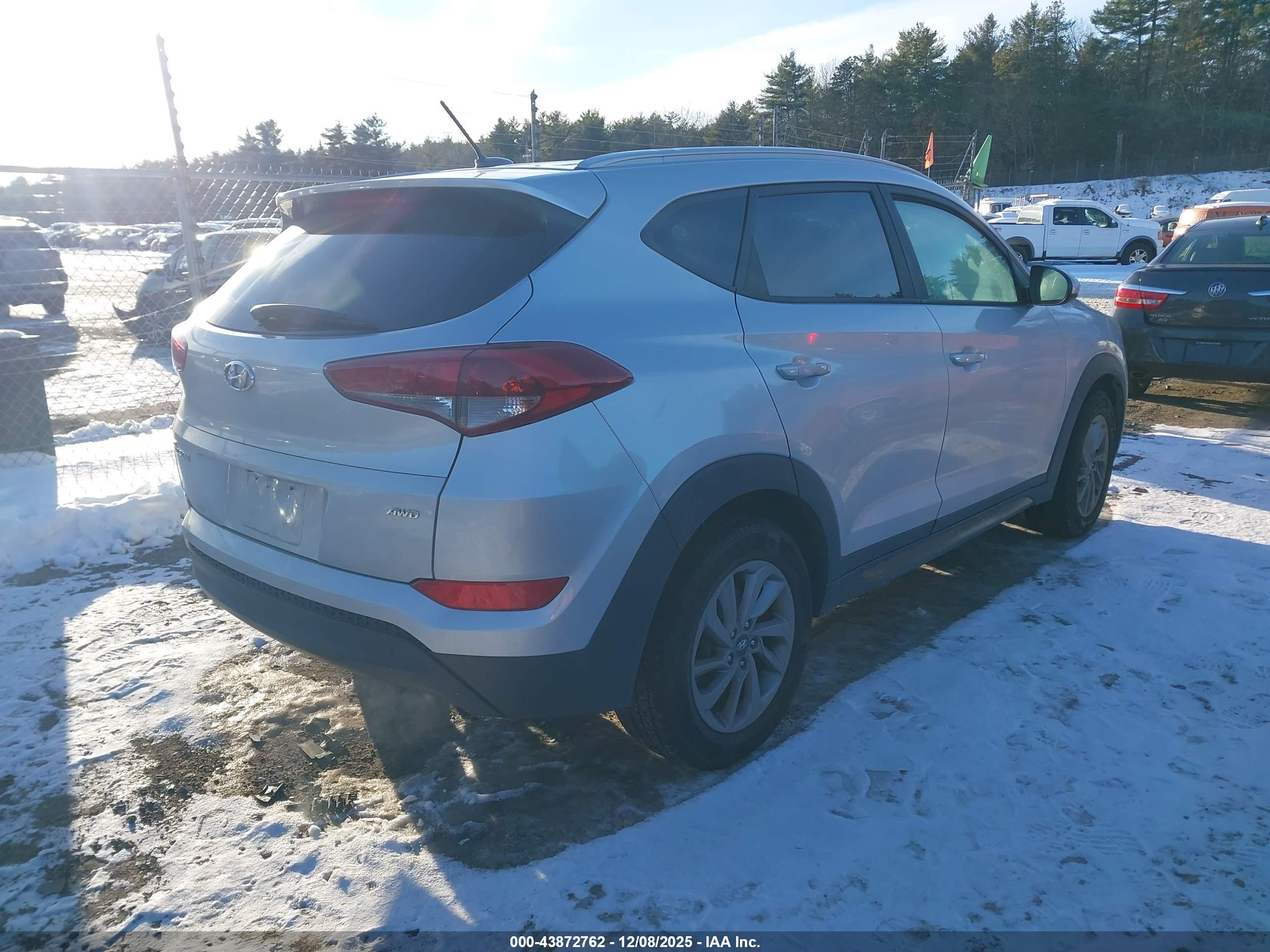 HYUNDAI TUCSON image 4
