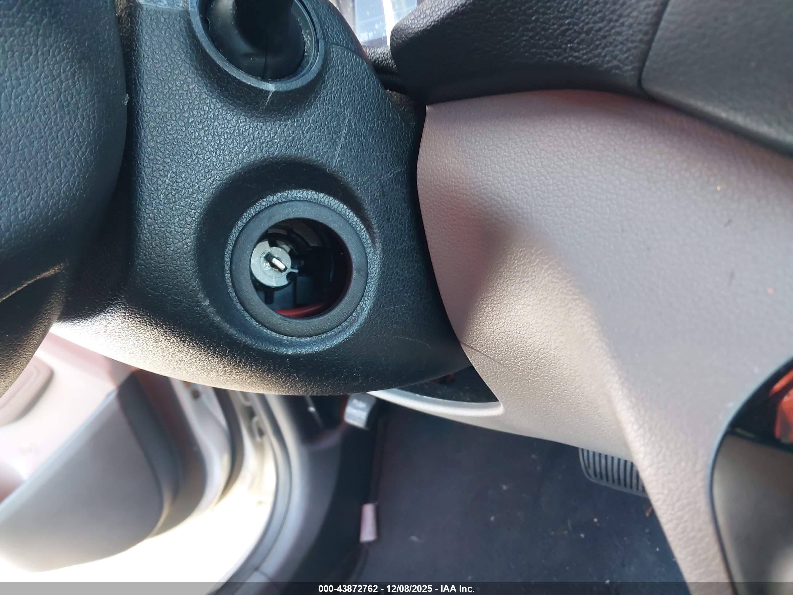 HYUNDAI TUCSON image 6