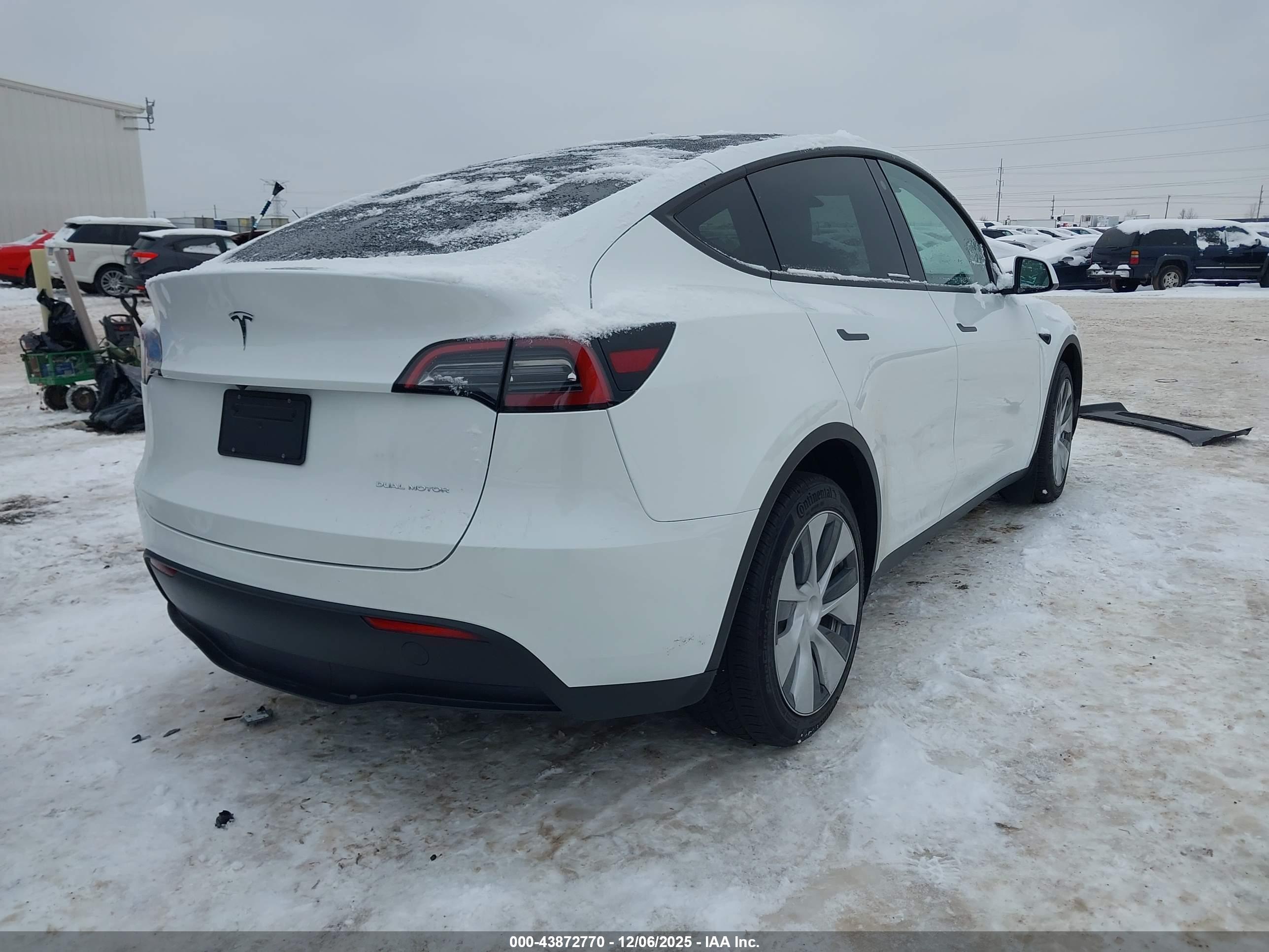 TESLA MODEL image 4