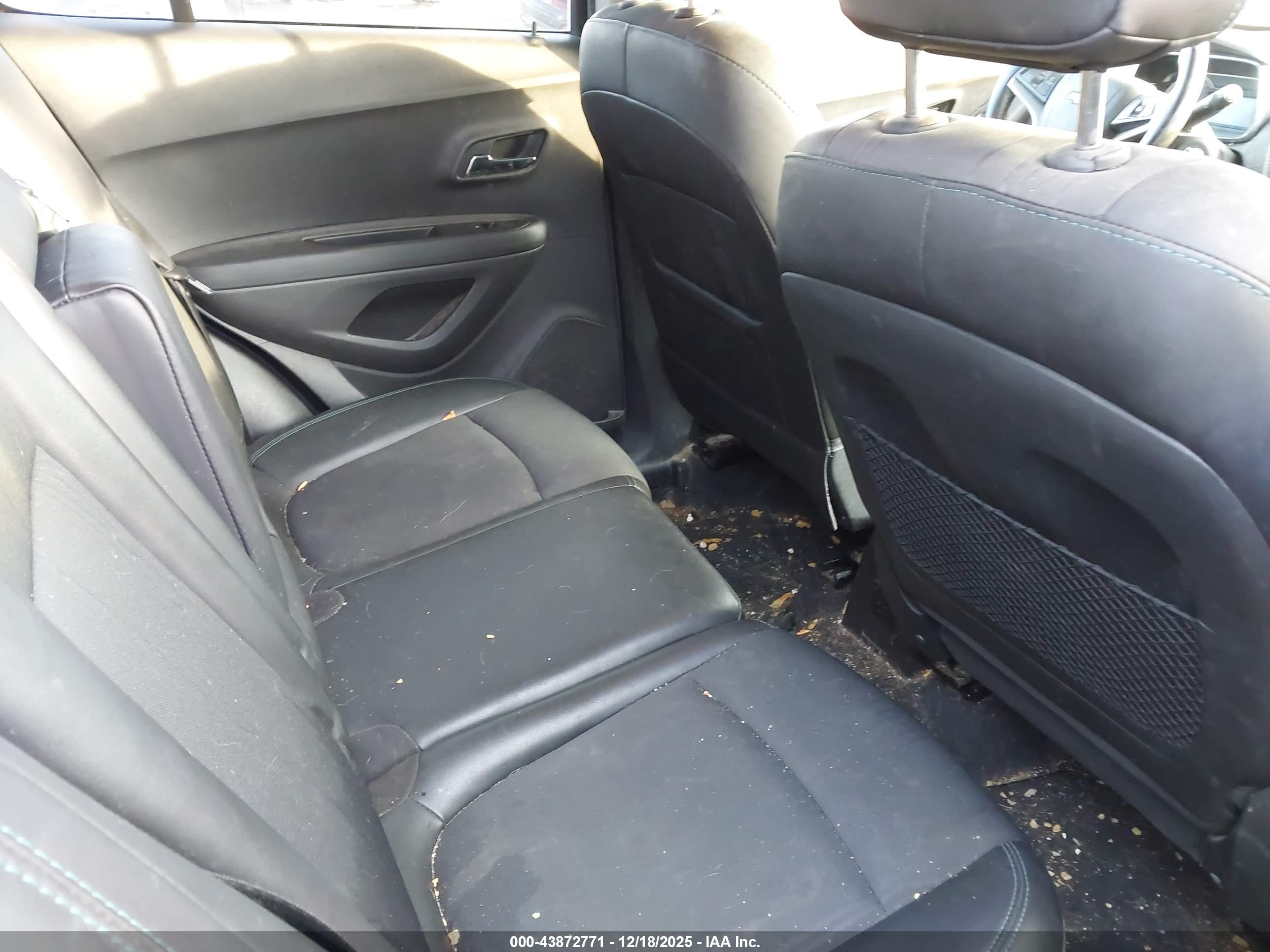 CHEVROLET TRAX image 8