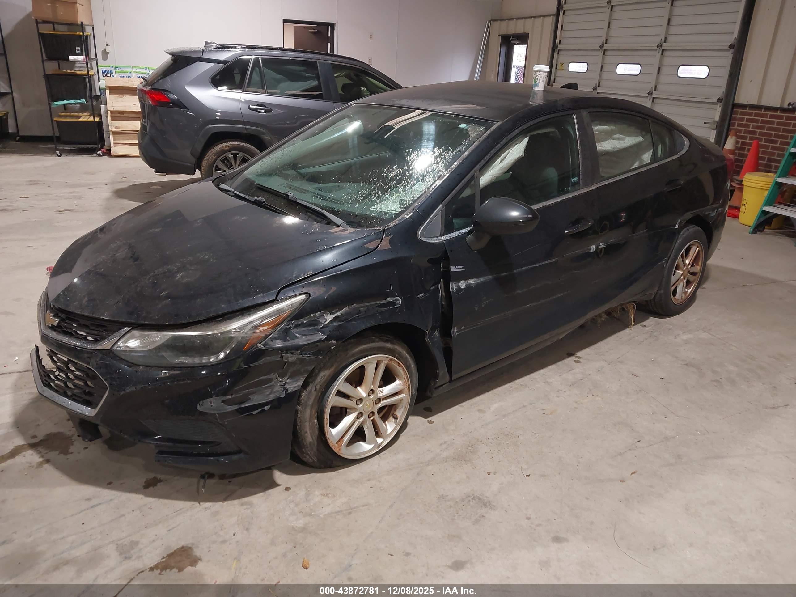 CHEVROLET CRUZE image 2