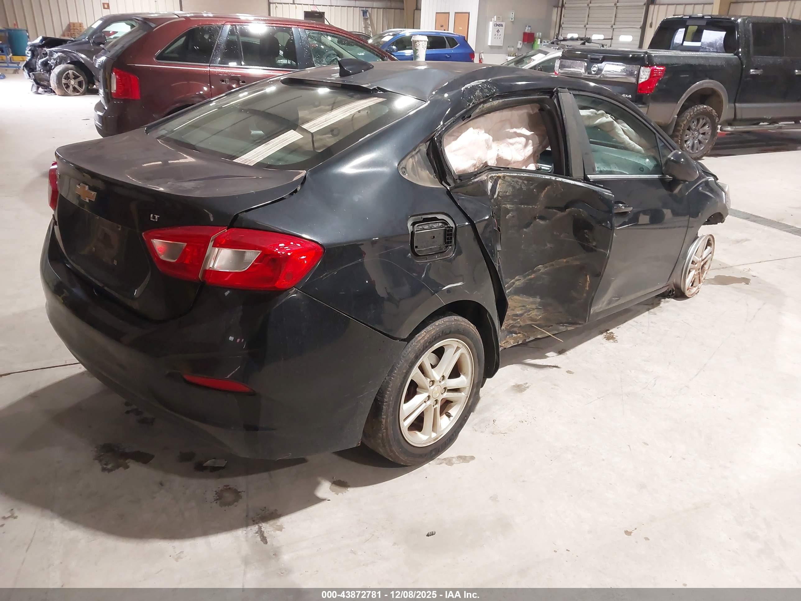 CHEVROLET CRUZE image 4