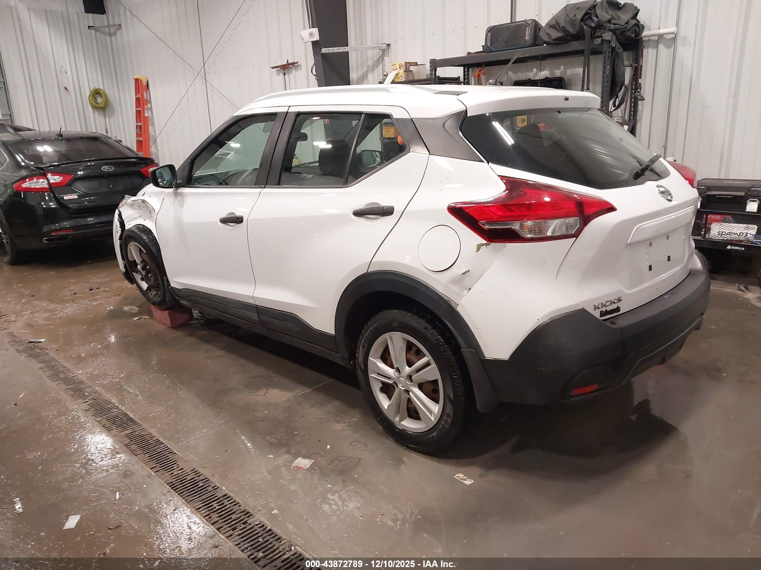 NISSAN KICKS image 3