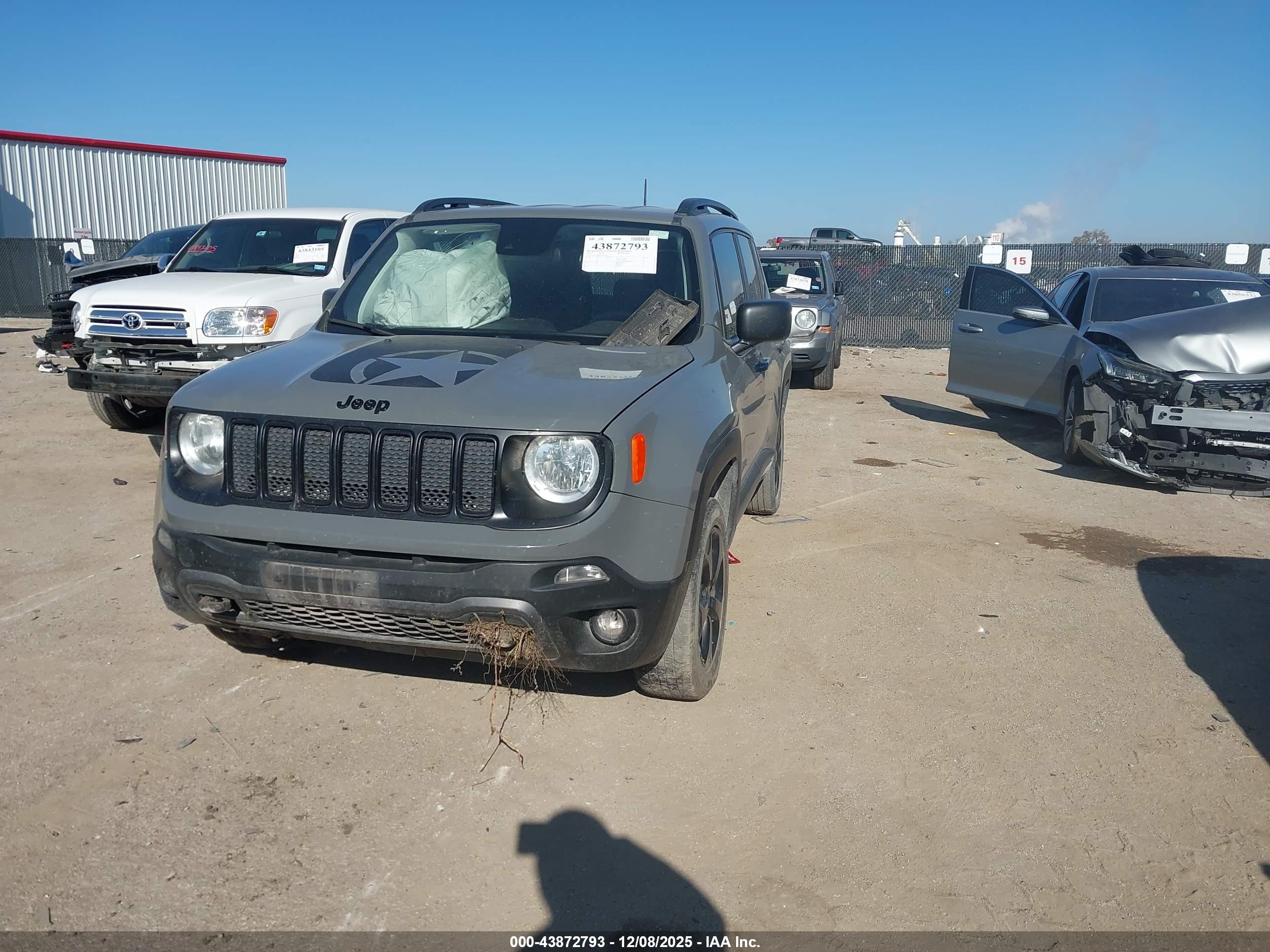 JEEP RENEGADE image 2