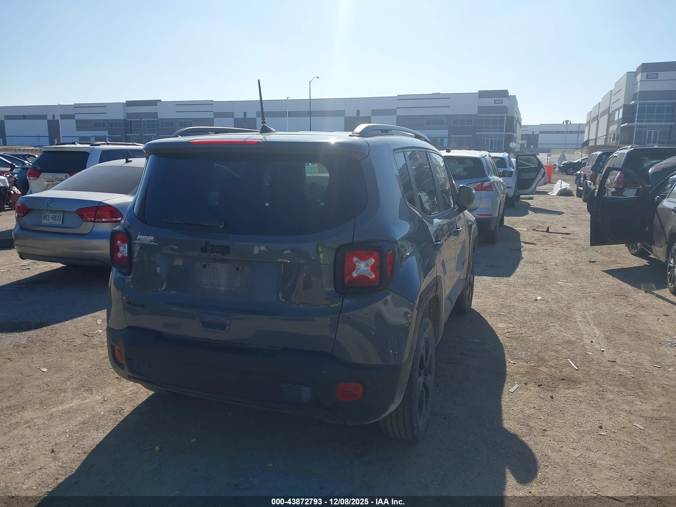 JEEP RENEGADE image 4