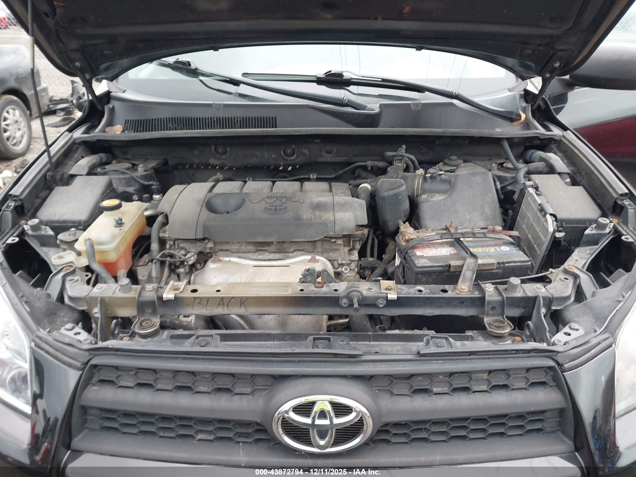 TOYOTA RAV4 image 10