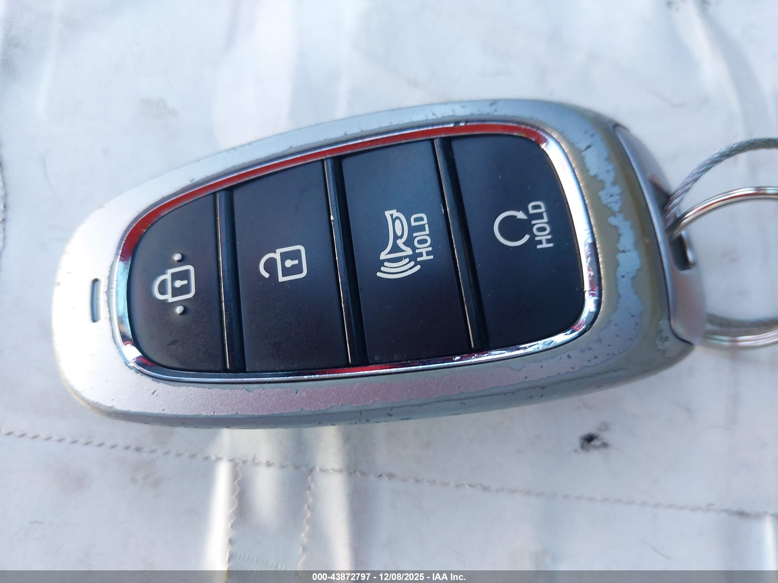 HYUNDAI TUCSON image 11