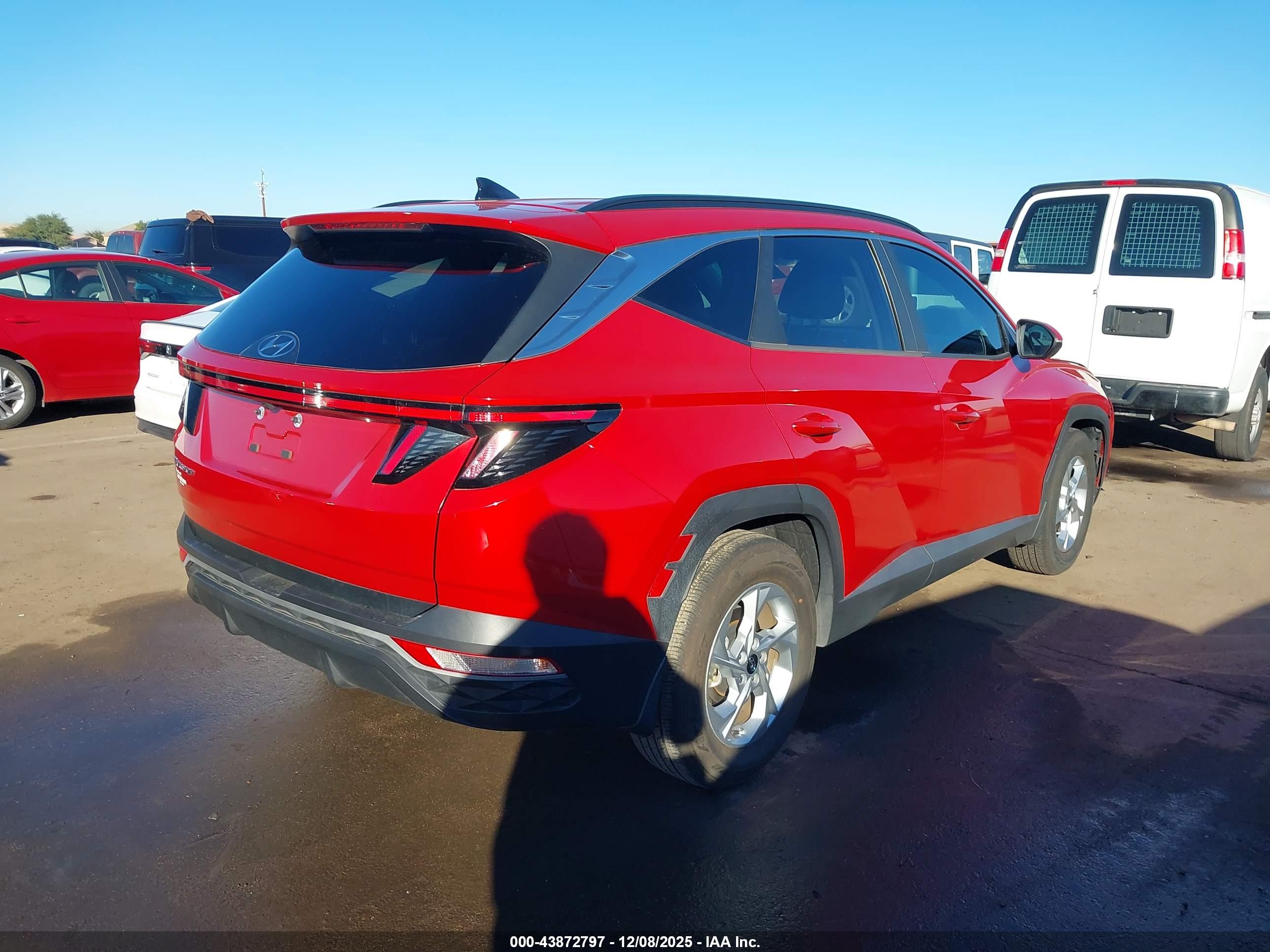 HYUNDAI TUCSON image 4