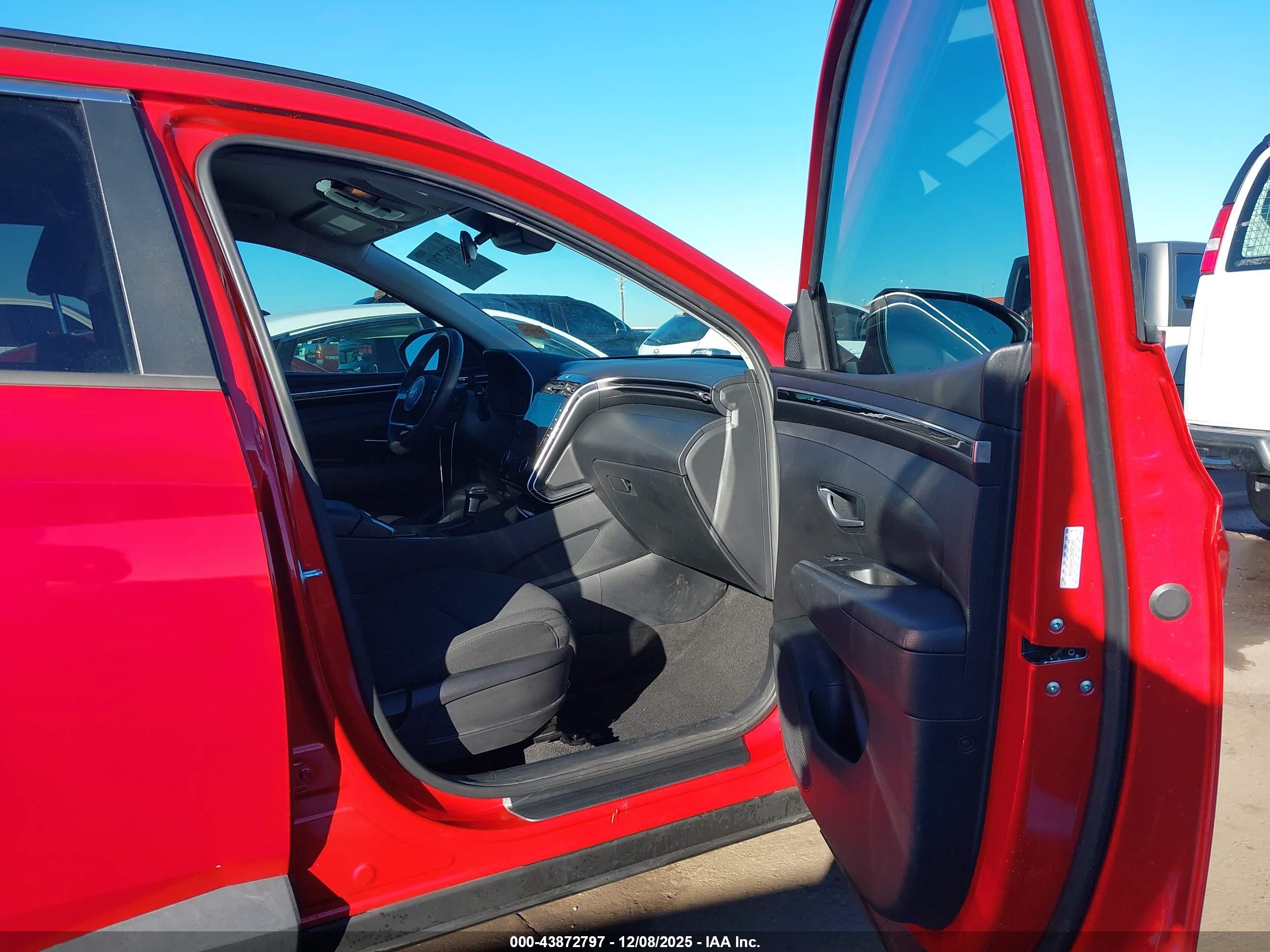 HYUNDAI TUCSON image 5