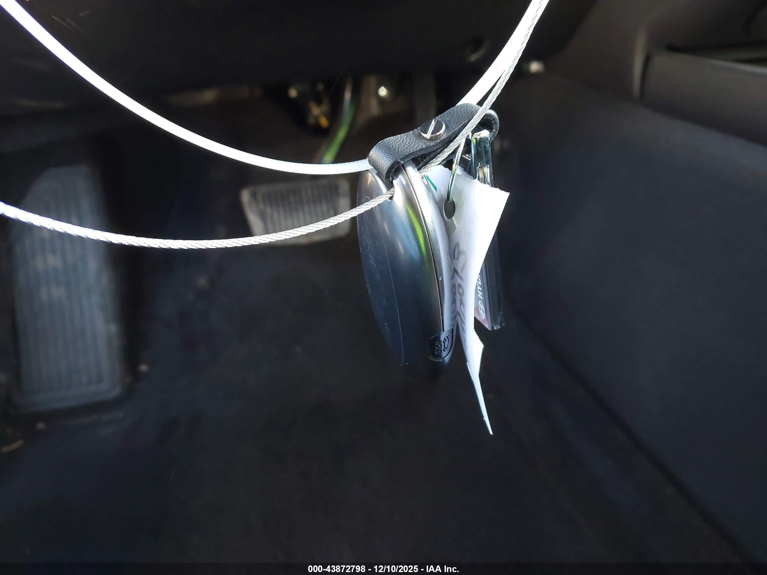 HYUNDAI ELANTRA image 11