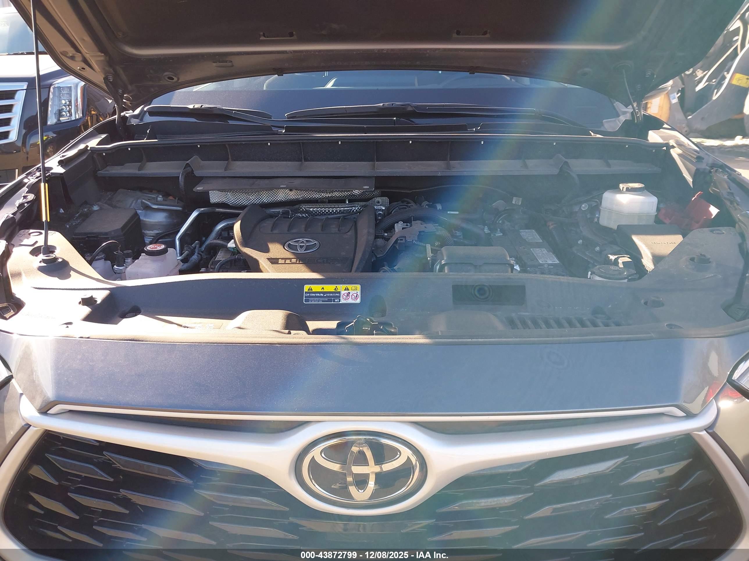 TOYOTA HIGHLANDER image 10