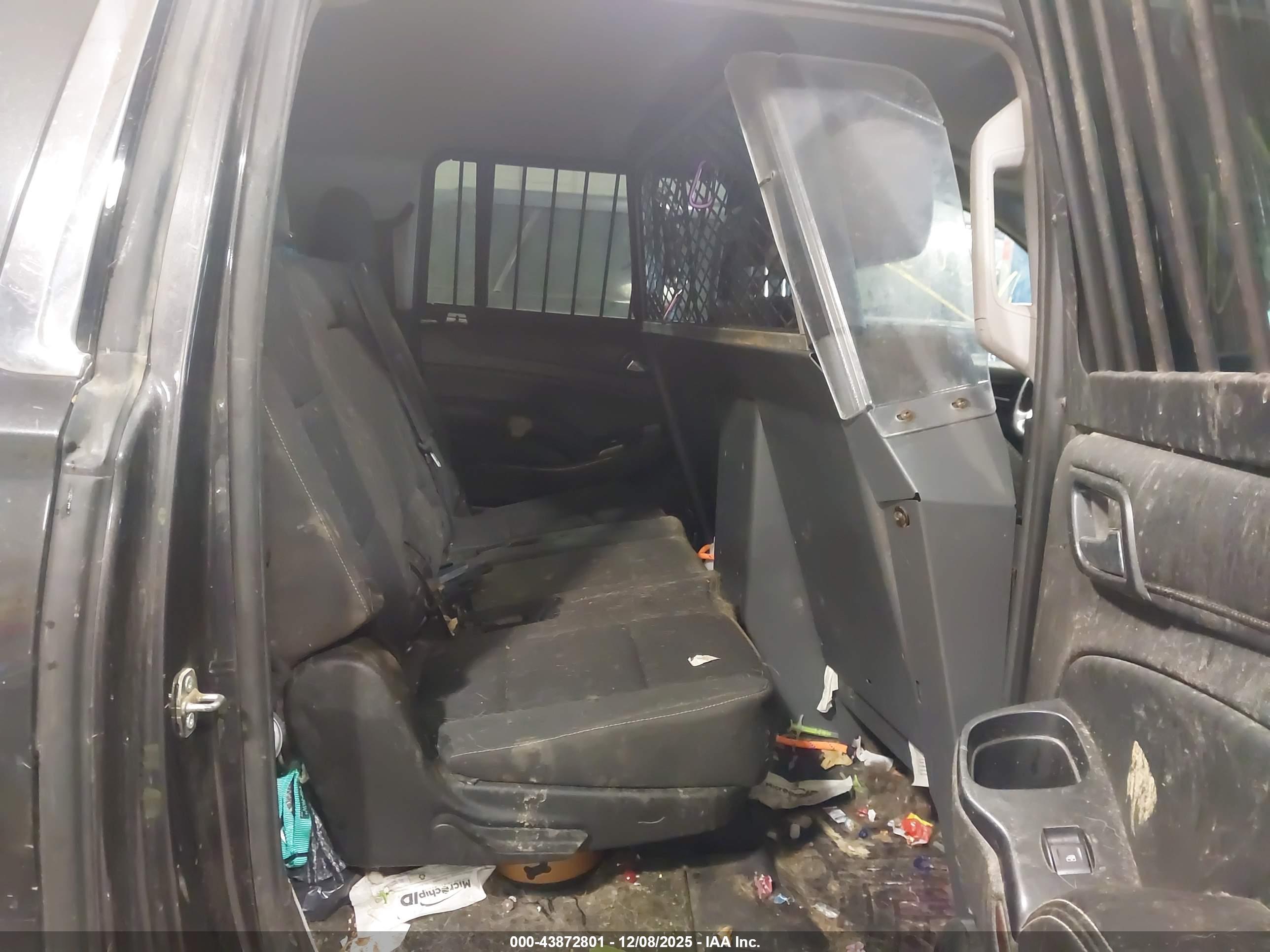 CHEVROLET SUBURBAN image 8