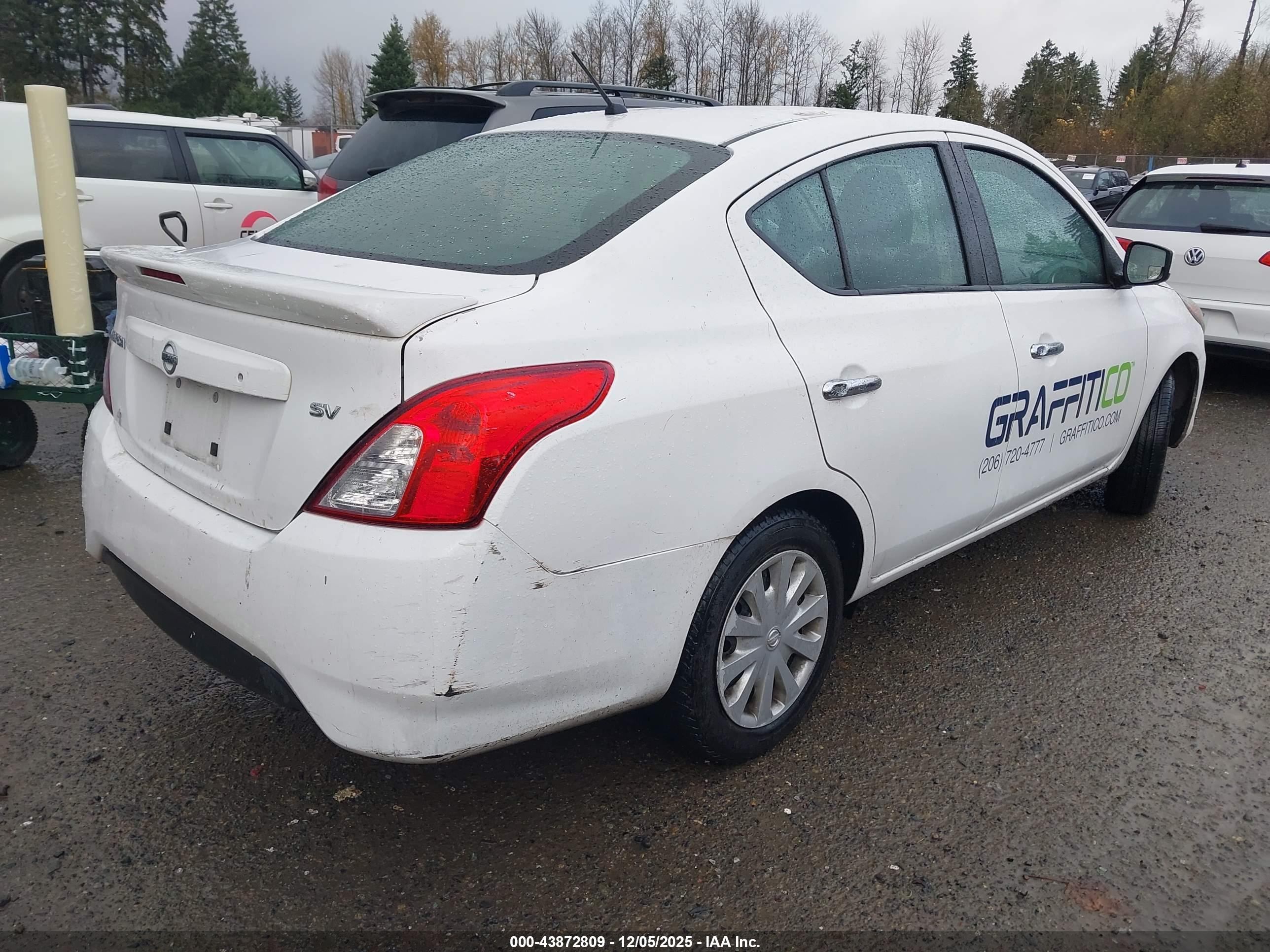 NISSAN VERSA image 4