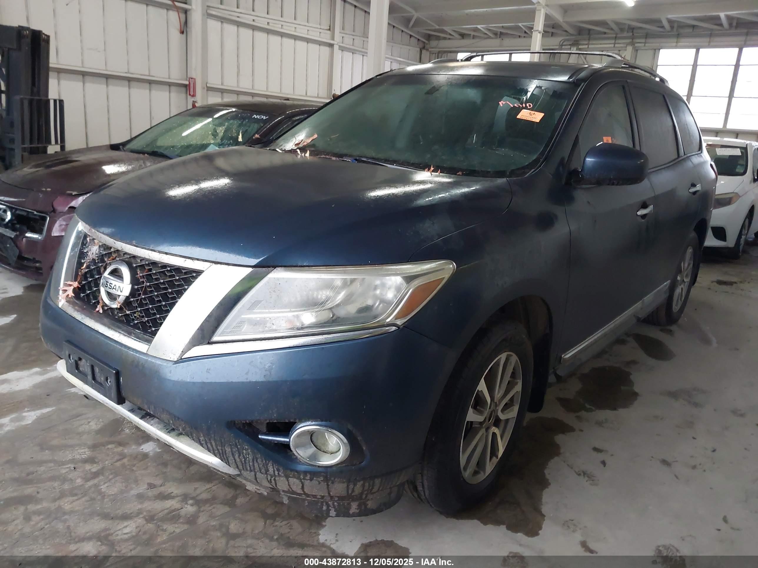 NISSAN PATHFINDER image 2