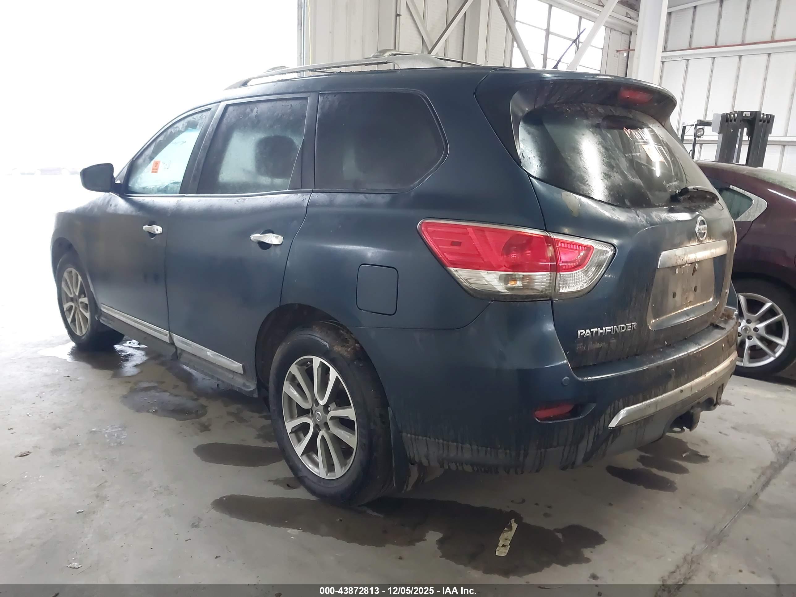 NISSAN PATHFINDER image 3