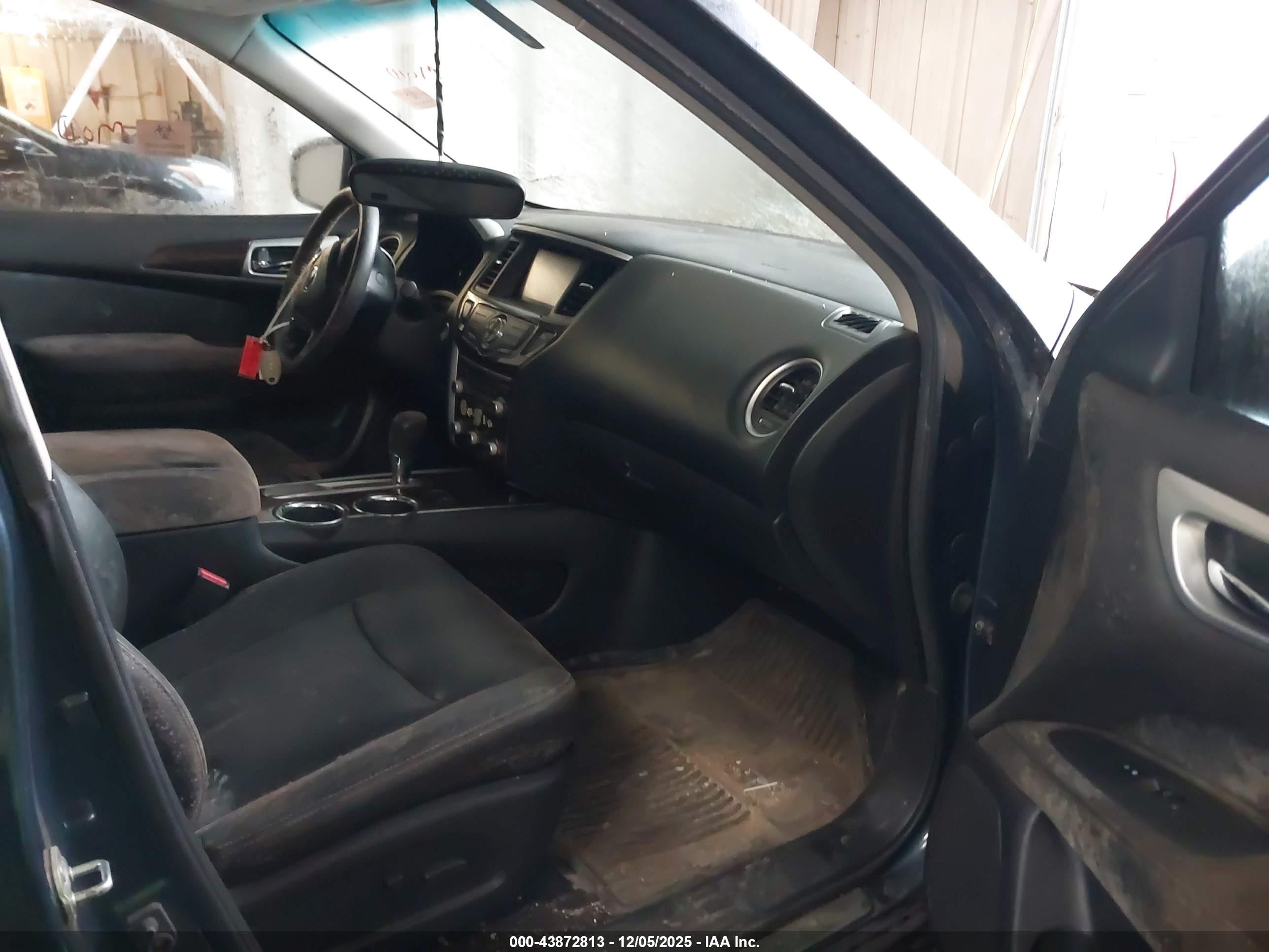 NISSAN PATHFINDER image 5