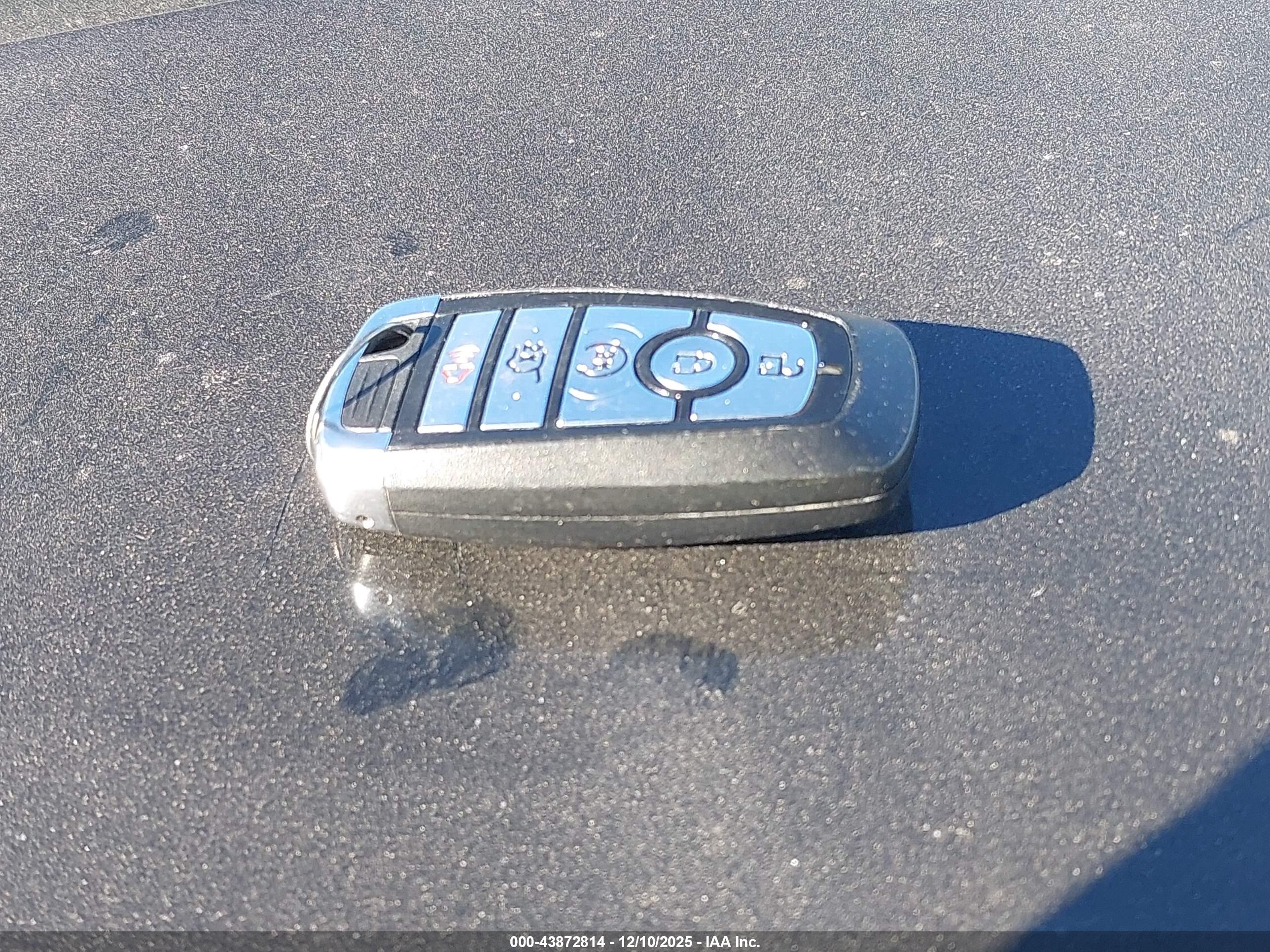 FORD EXPLORER image 11
