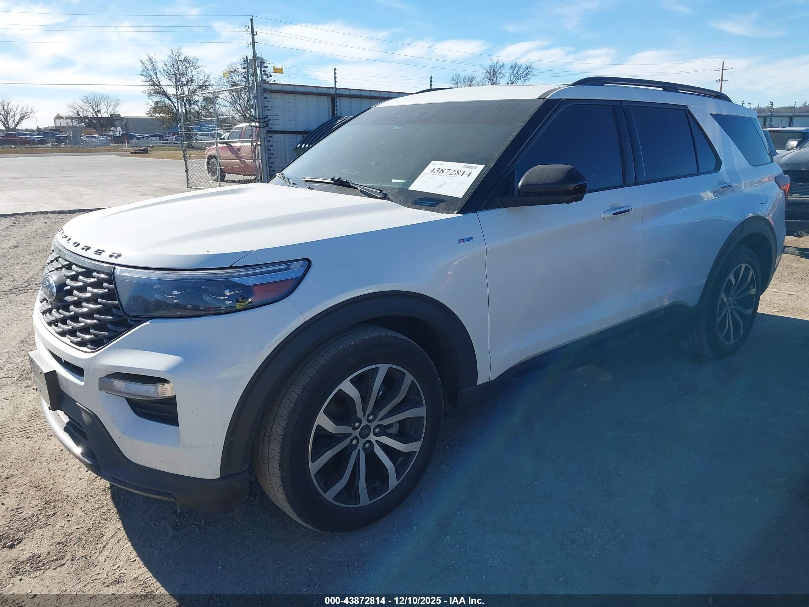 FORD EXPLORER image 2