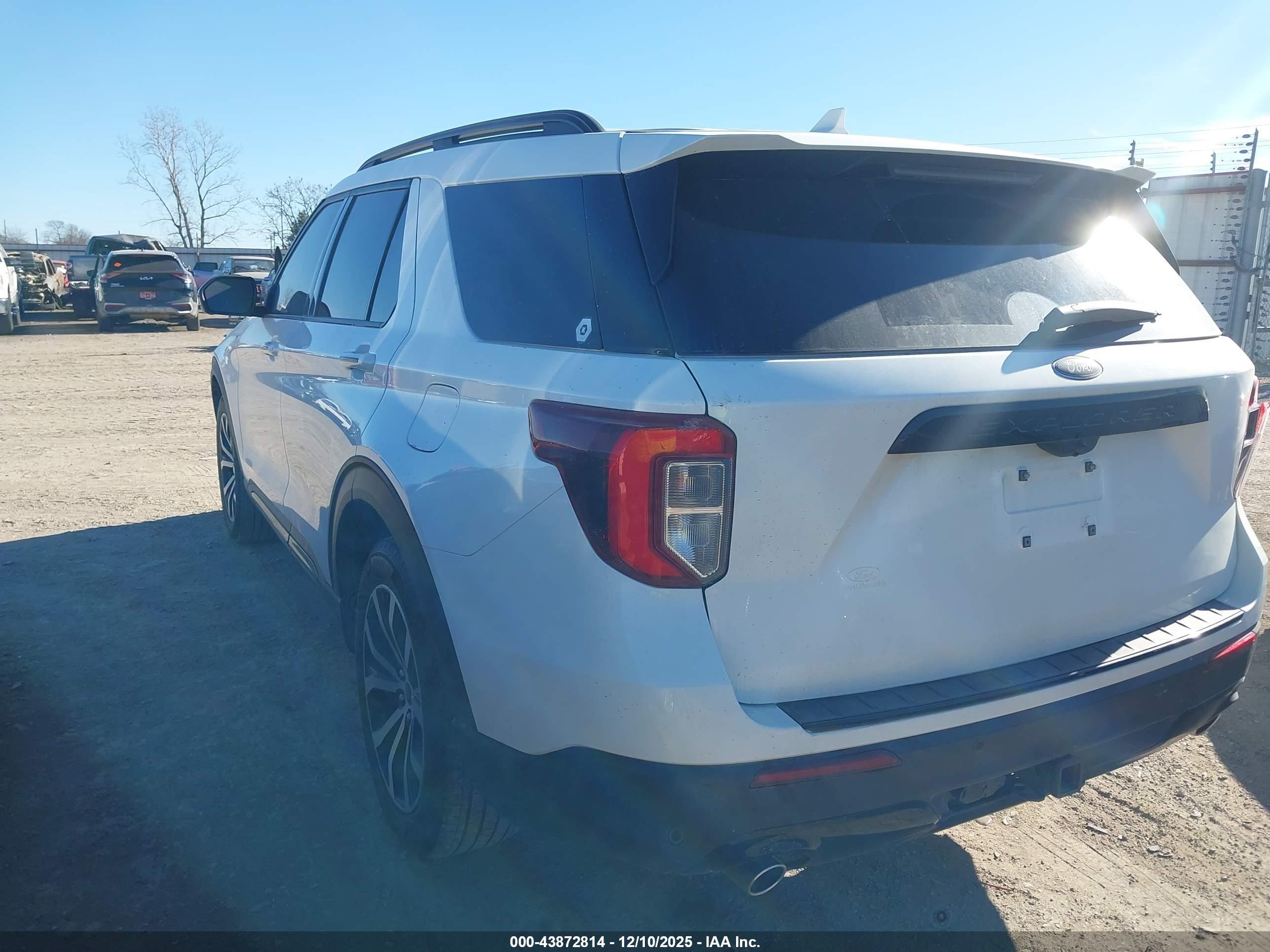 FORD EXPLORER image 3
