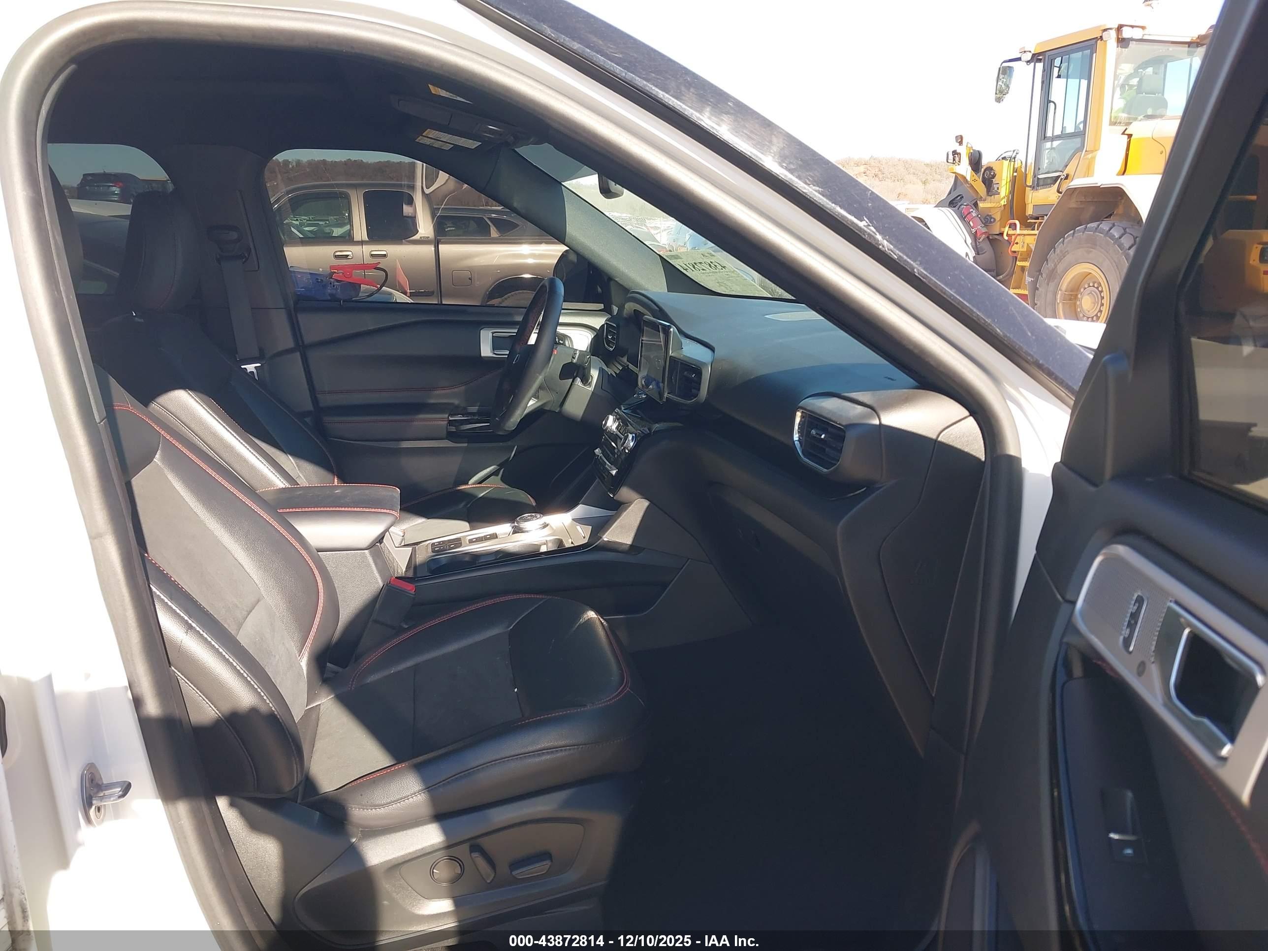 FORD EXPLORER image 5