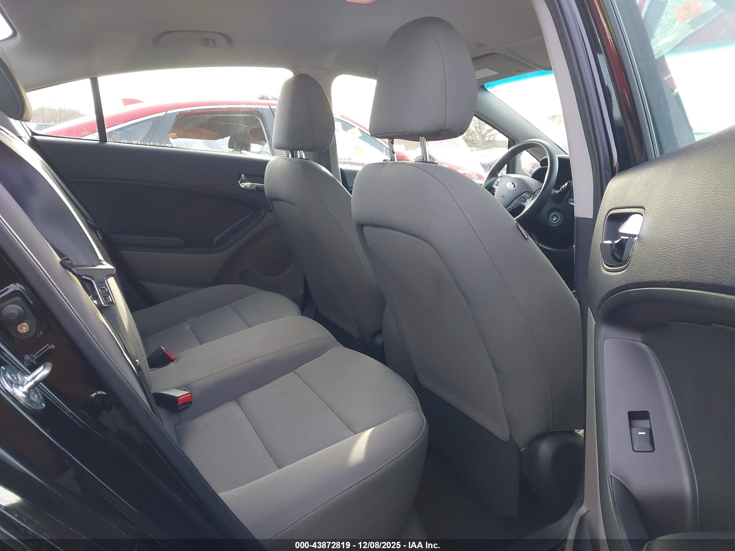 KIA FORTE image 8