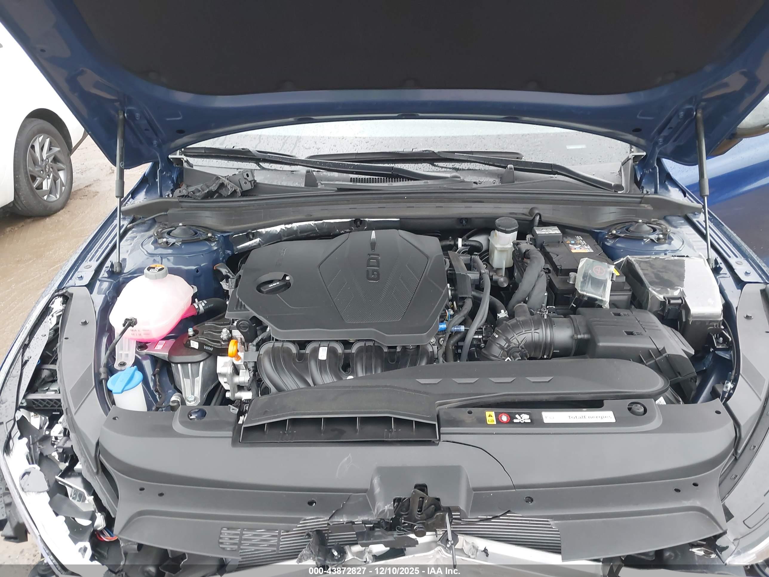 KIA K5 image 10
