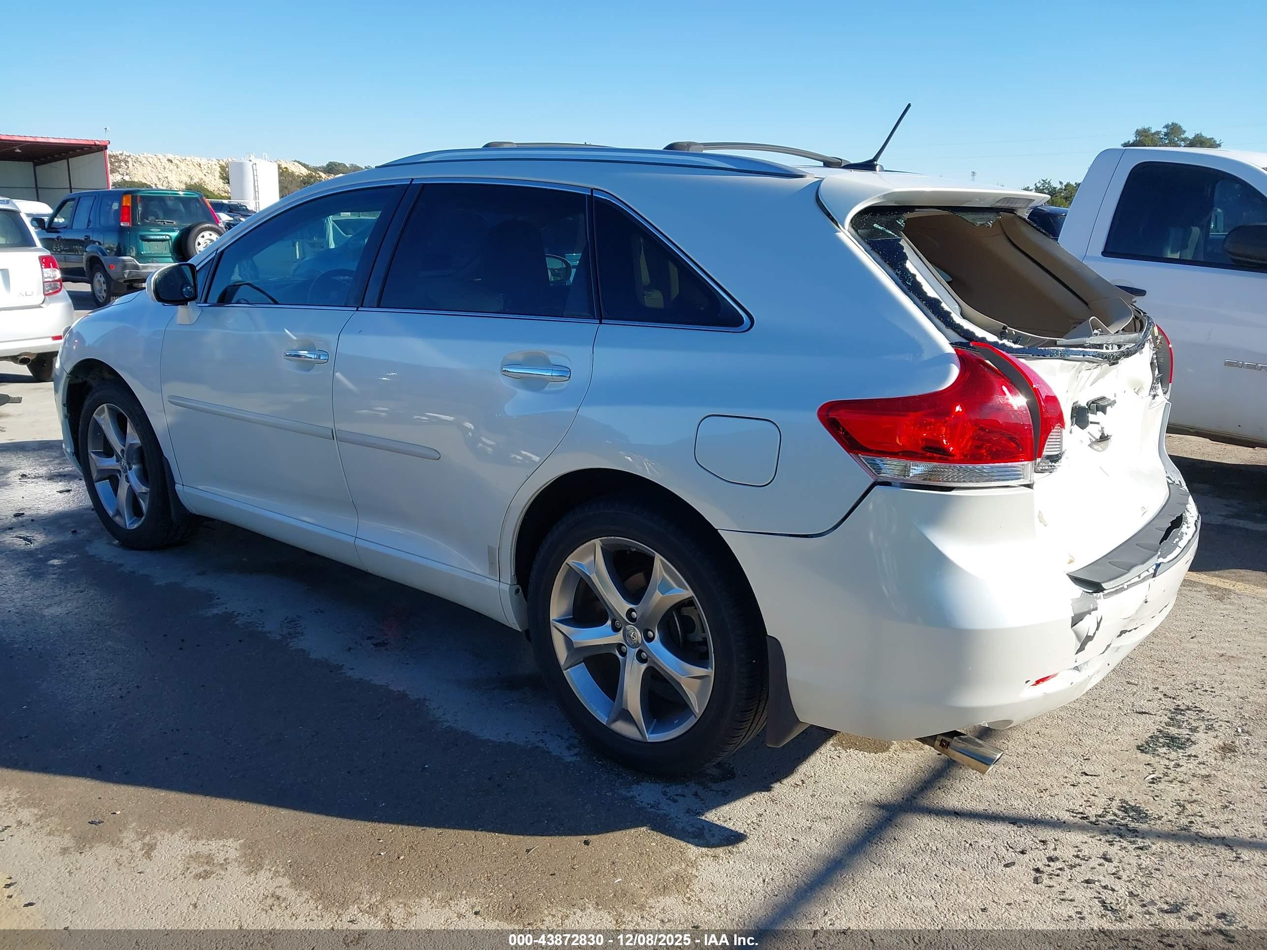 TOYOTA VENZA image 3