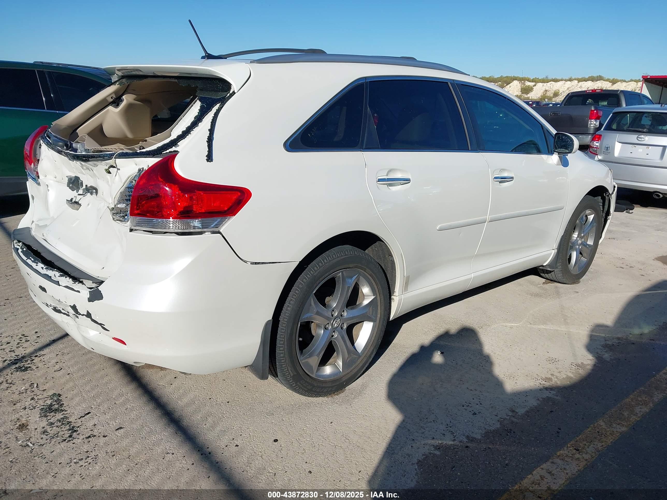 TOYOTA VENZA image 4