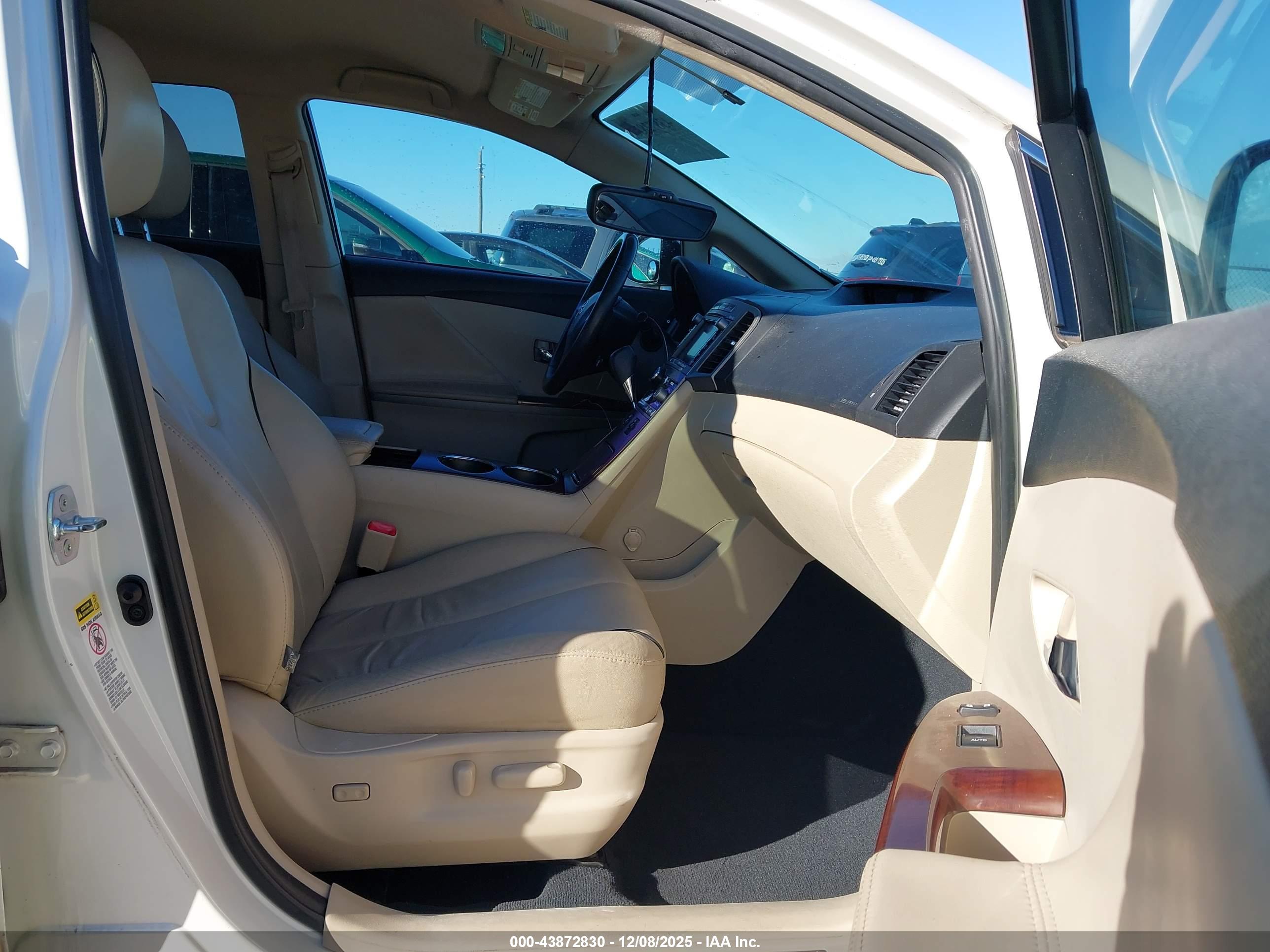 TOYOTA VENZA image 5