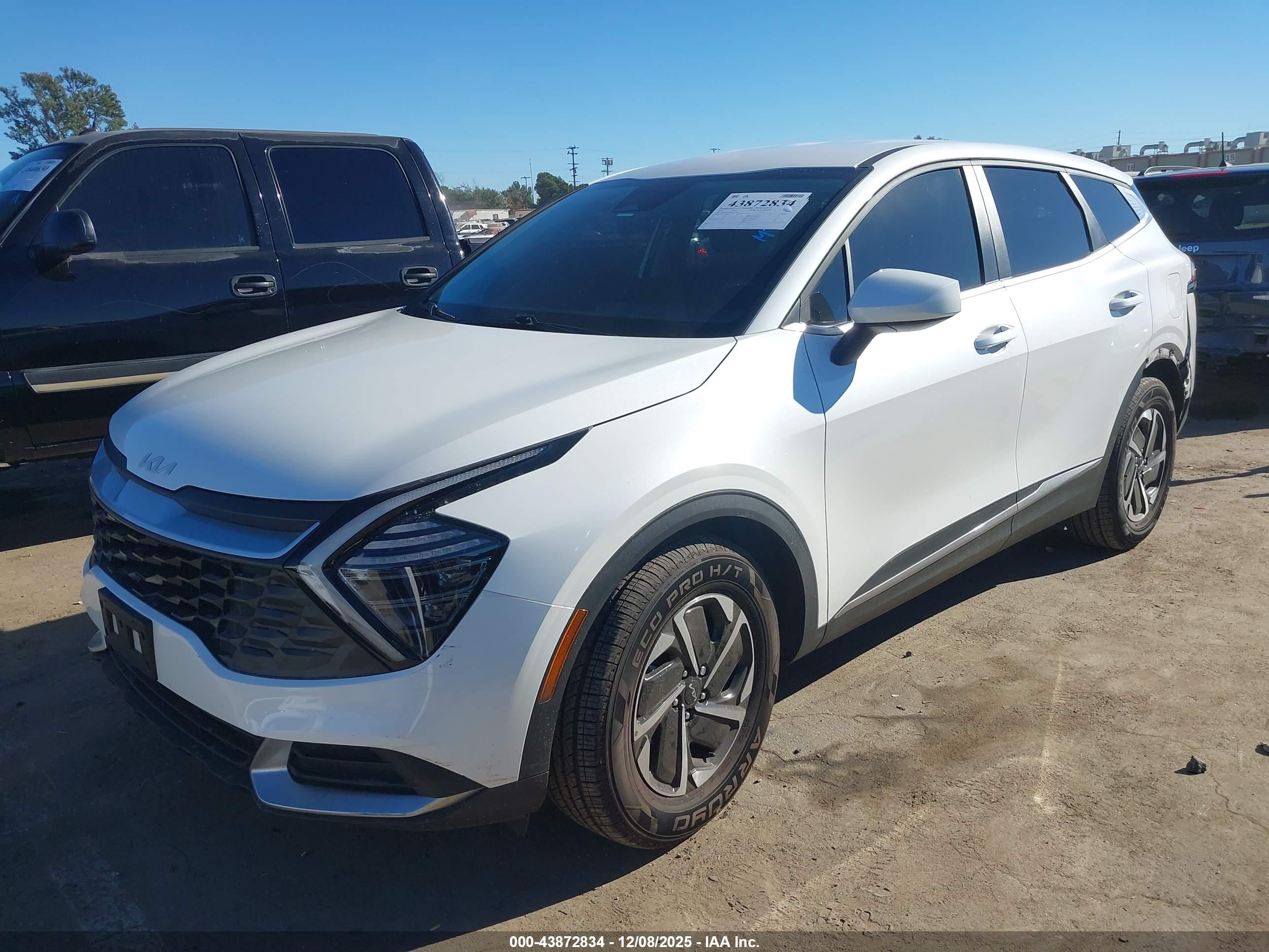 KIA SPORTAGE image 2